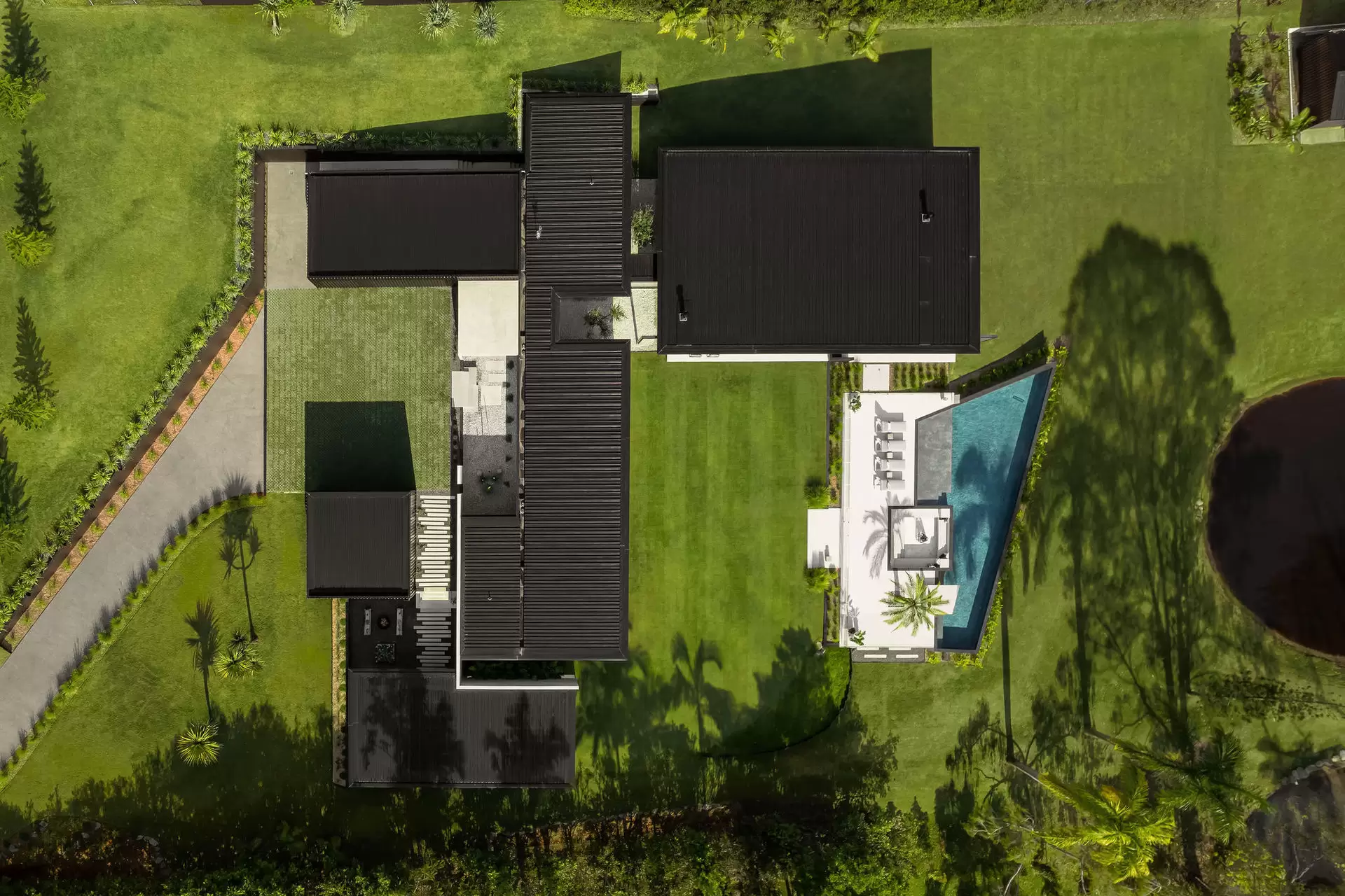 134 Valley Drive, Doonan Sold by Queensland Sotheby's International Realty - image 1