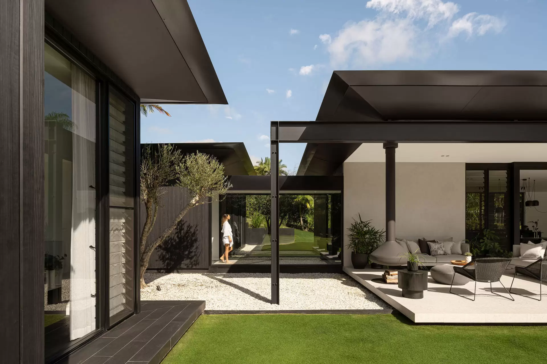 134 Valley Drive, Doonan Sold by Queensland Sotheby's International Realty - image 1