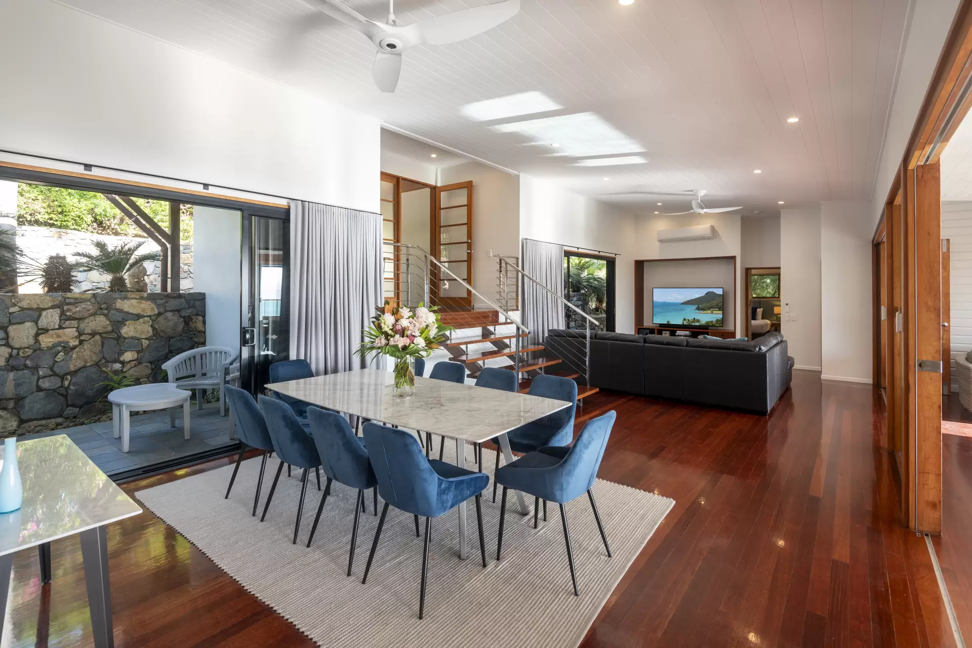 12 Great Northern Highway, Hamilton Island Sold by  - image 1