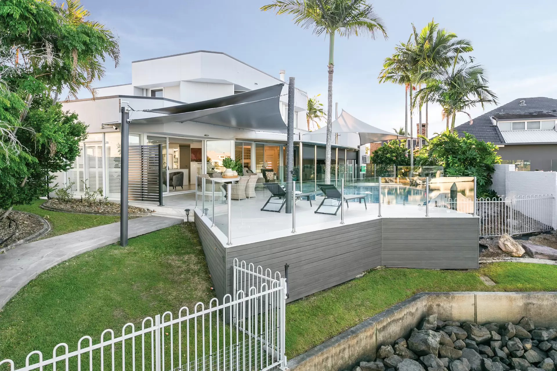 8 Captains Court, Raby Bay Sold by  - image 1