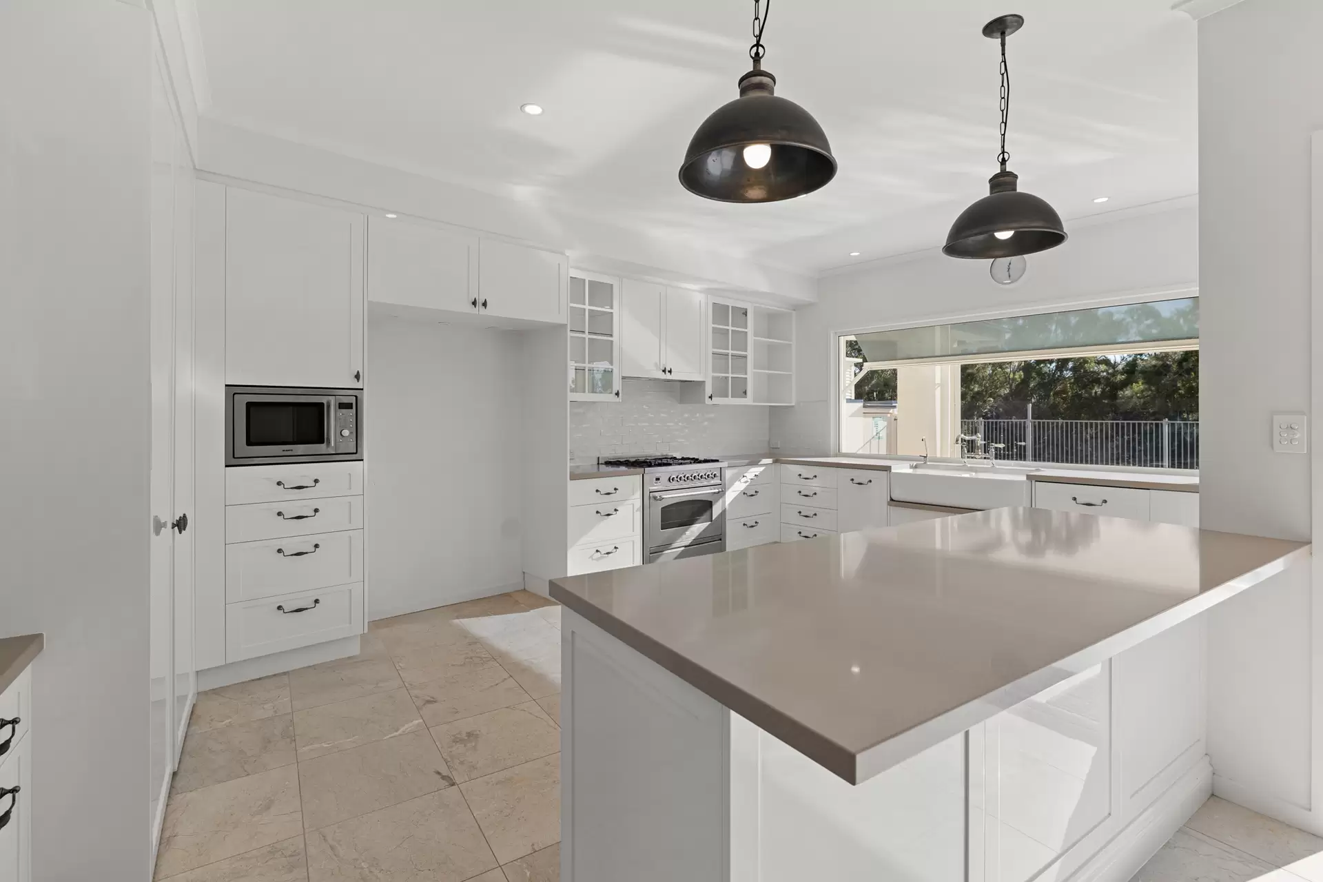 22 Carolena Street, Cleveland Sold by Queensland Sotheby's International Realty - image 1