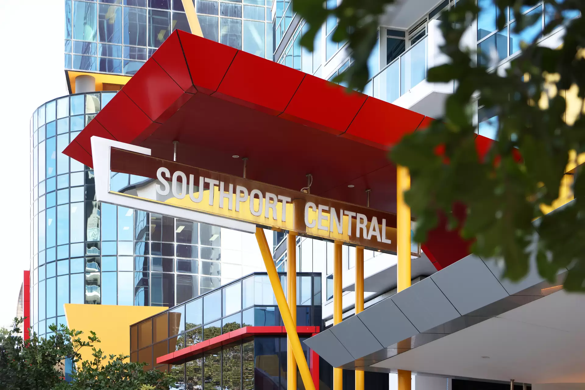 4/226 Queen Street, Southport Sold by  - image 1