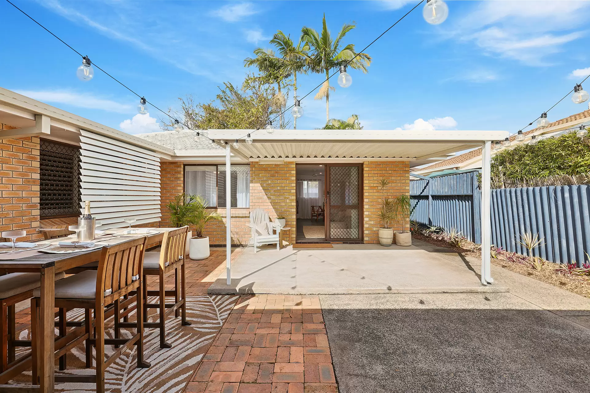 2/38 Tallebudgera Drive, Palm Beach Sold by  - image 1