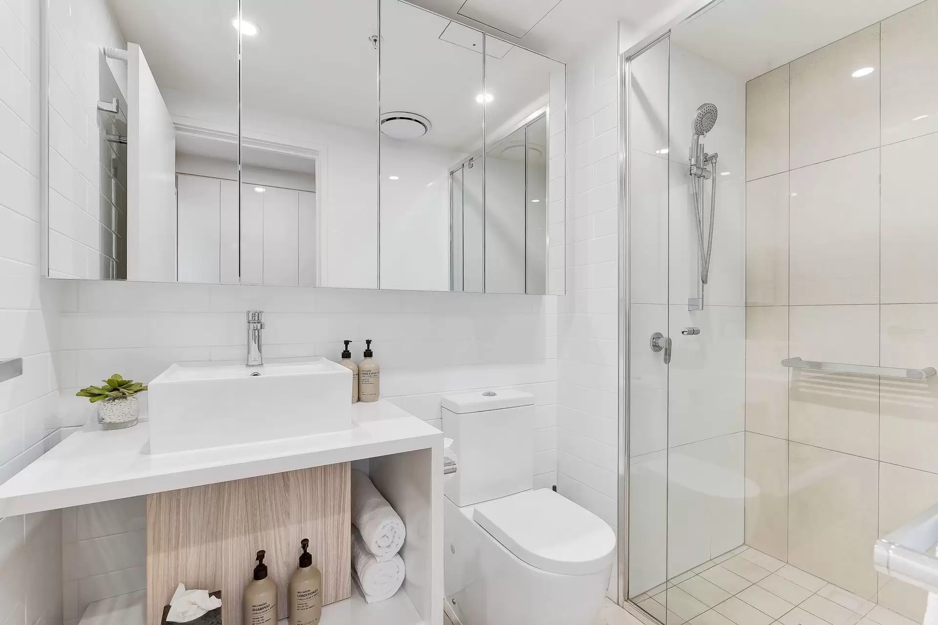 409/35 Hercules Street, Hamilton Sold by  - image 1
