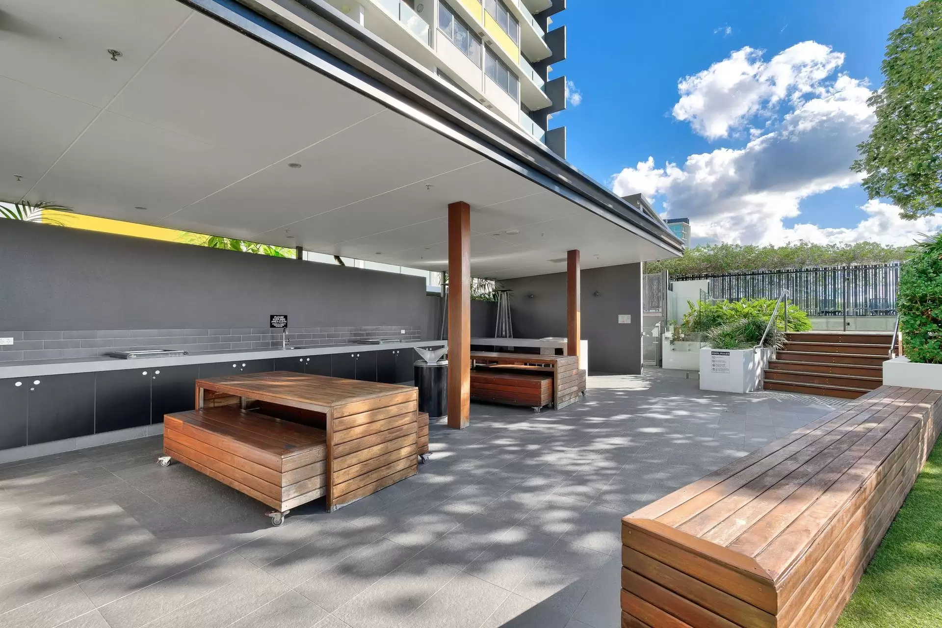 409/35 Hercules Street, Hamilton Sold by Queensland Sotheby's International Realty - image 1