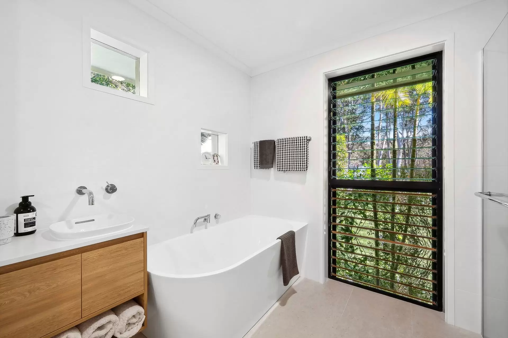 28 Gweneth Road, Peregian Beach Sold by Queensland Sotheby's International Realty - image 1