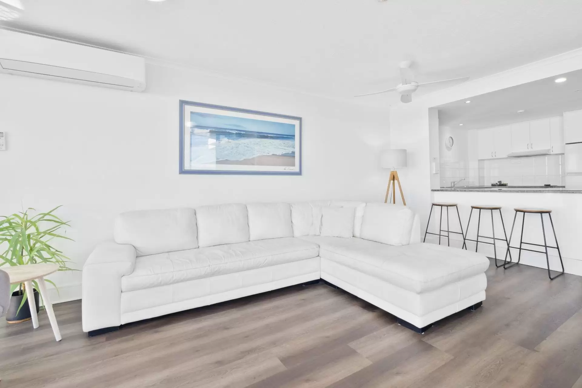 27/37 Albatross Avenue, Mermaid Beach Sold by  - image 1