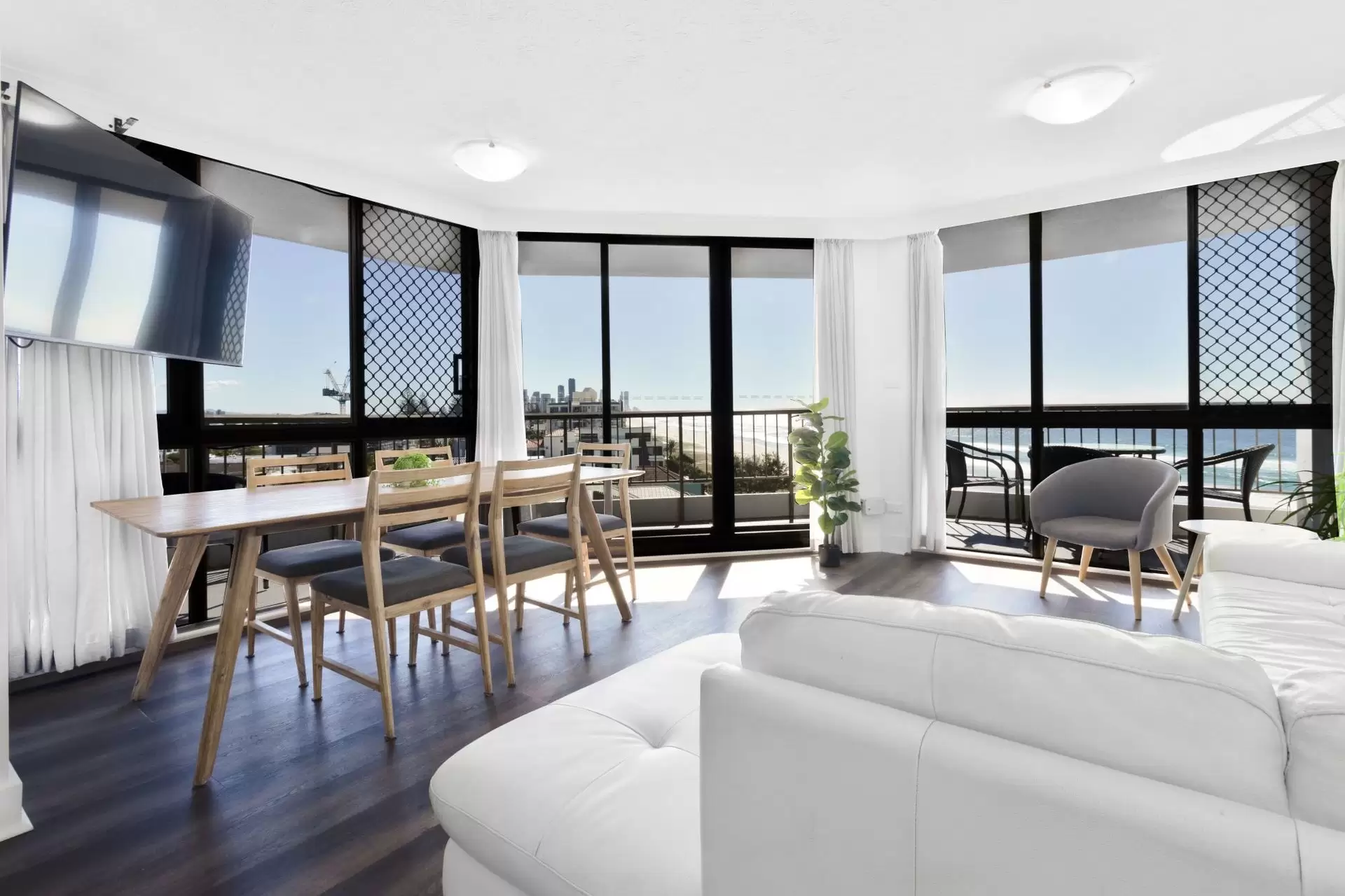 27/37 Albatross Avenue, Mermaid Beach Sold by  - image 1