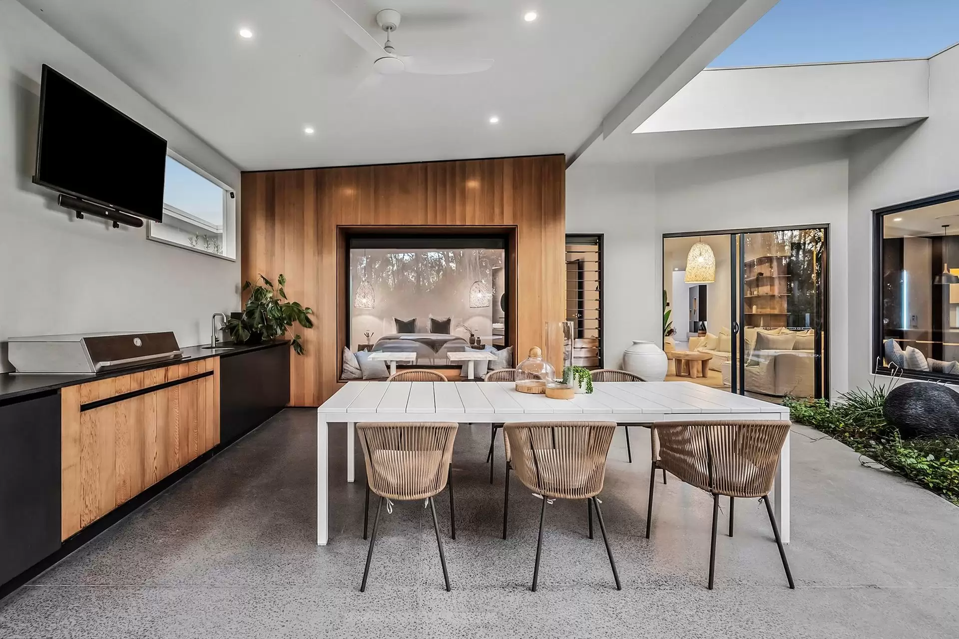 162 Balgownie Drive, Peregian Springs Sold by Queensland Sotheby's International Realty - image 1