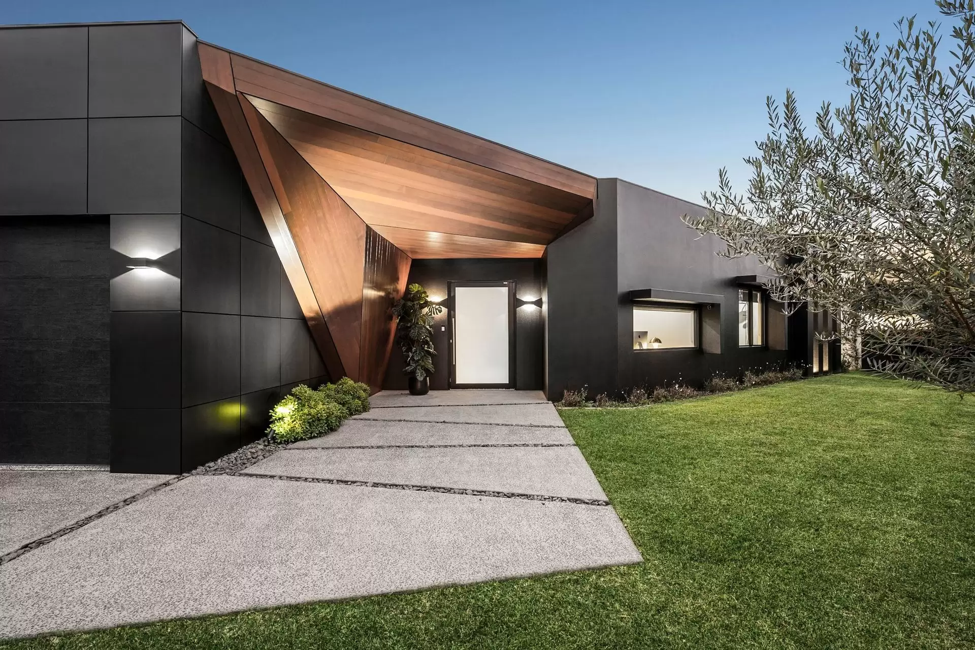 162 Balgownie Drive, Peregian Springs Sold by Queensland Sotheby's International Realty - image 1