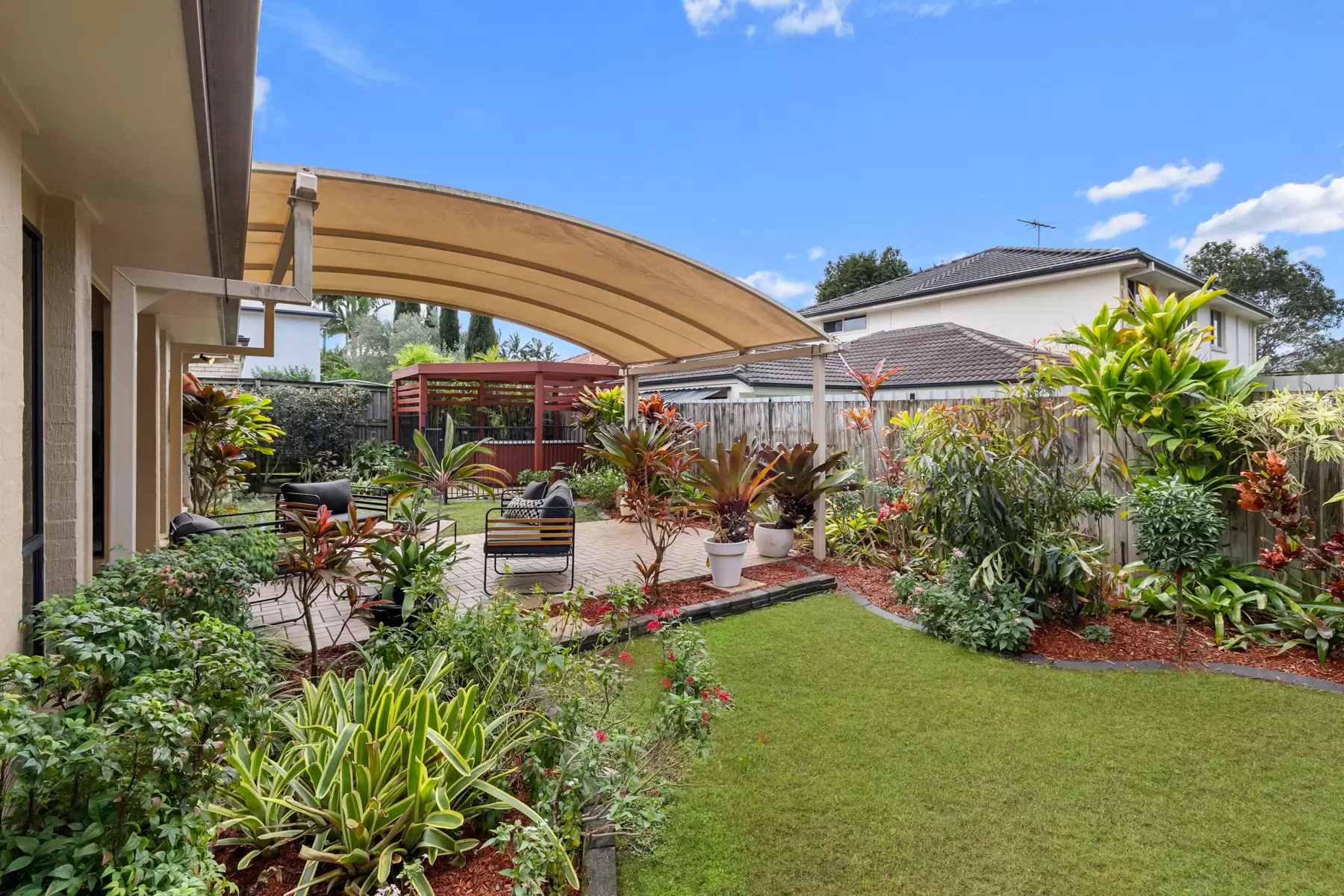 1 Ribonwood Street, Thornlands Sold by Queensland Sotheby's International Realty - image 1
