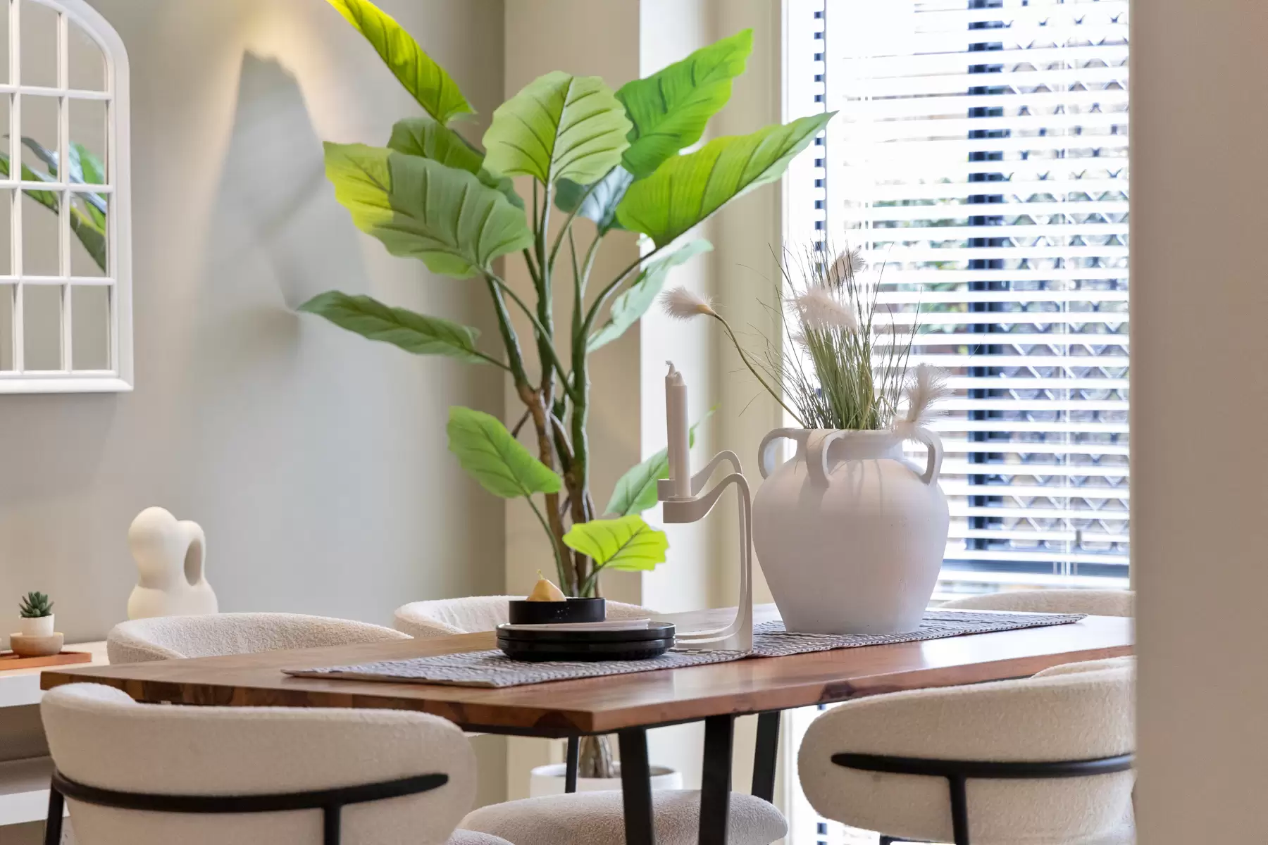 1 Ribonwood Street, Thornlands Sold by Queensland Sotheby's International Realty - image 1
