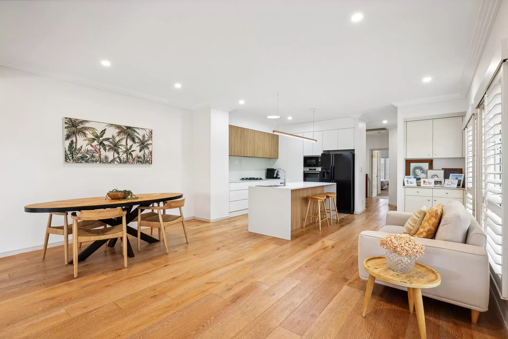 Villa 1/37 Hughes Avenue, Main Beach Sold by Queensland Sotheby's International Realty - image 1