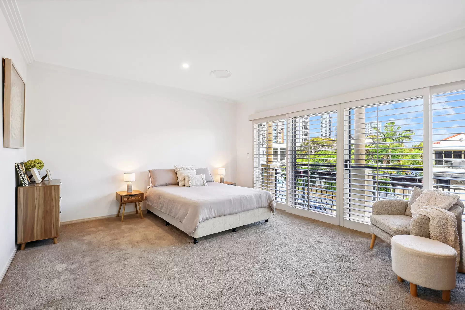 Villa 1/37 Hughes Avenue, Main Beach Sold by Queensland Sotheby's International Realty - image 1
