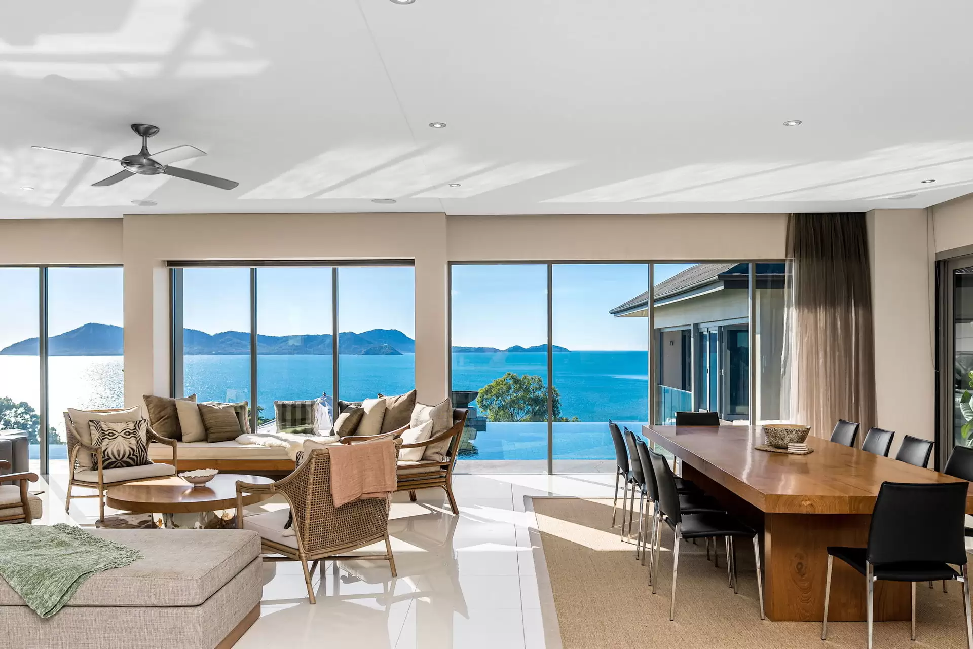 8/73 Explorers Drive, South Mission Beach Sold by Queensland Sotheby's International Realty - image 1