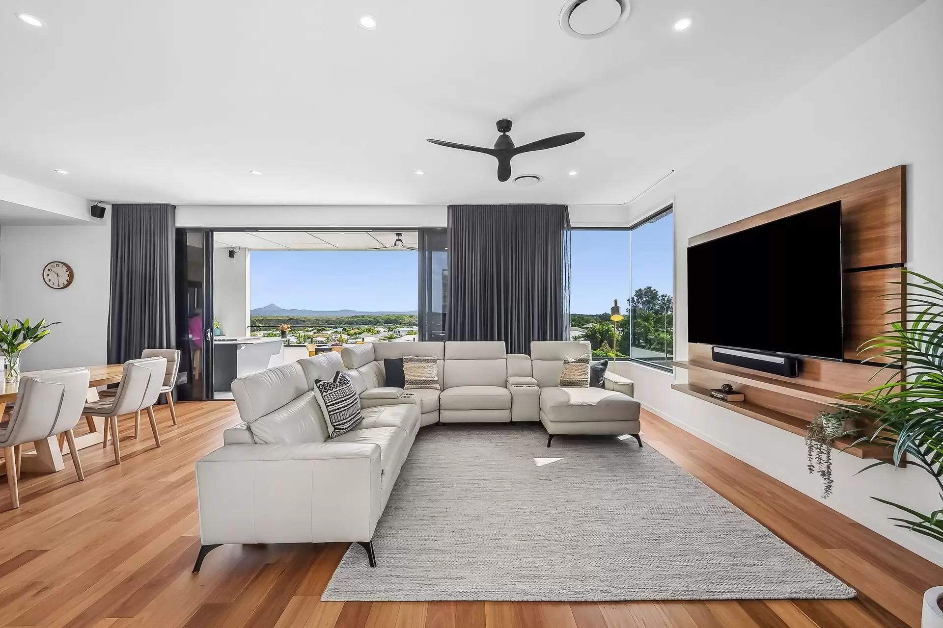 16 Bronze Wing Circuit, Peregian Springs Sold by  - image 1