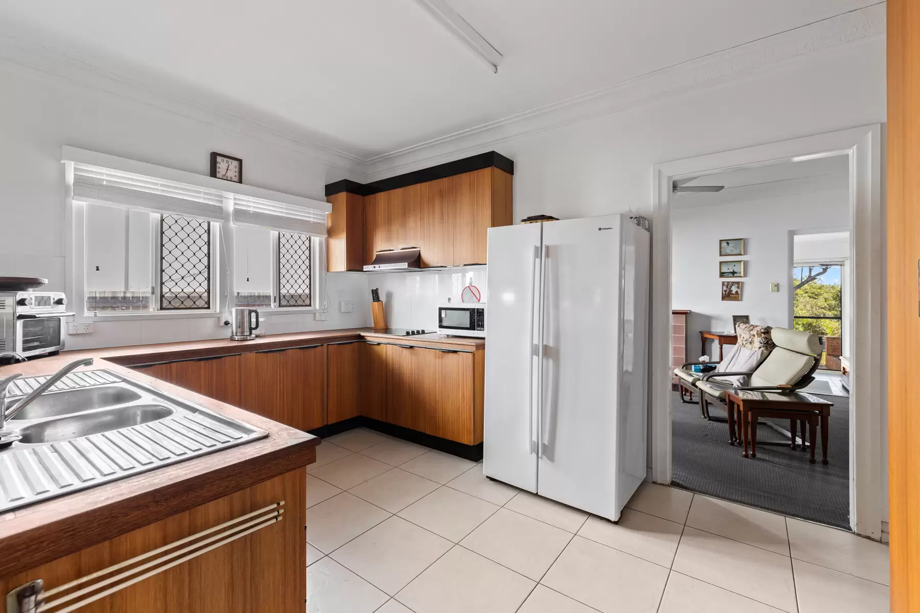 112-114 Queens Esplanade, Thorneside Sold by Queensland Sotheby's International Realty - image 1