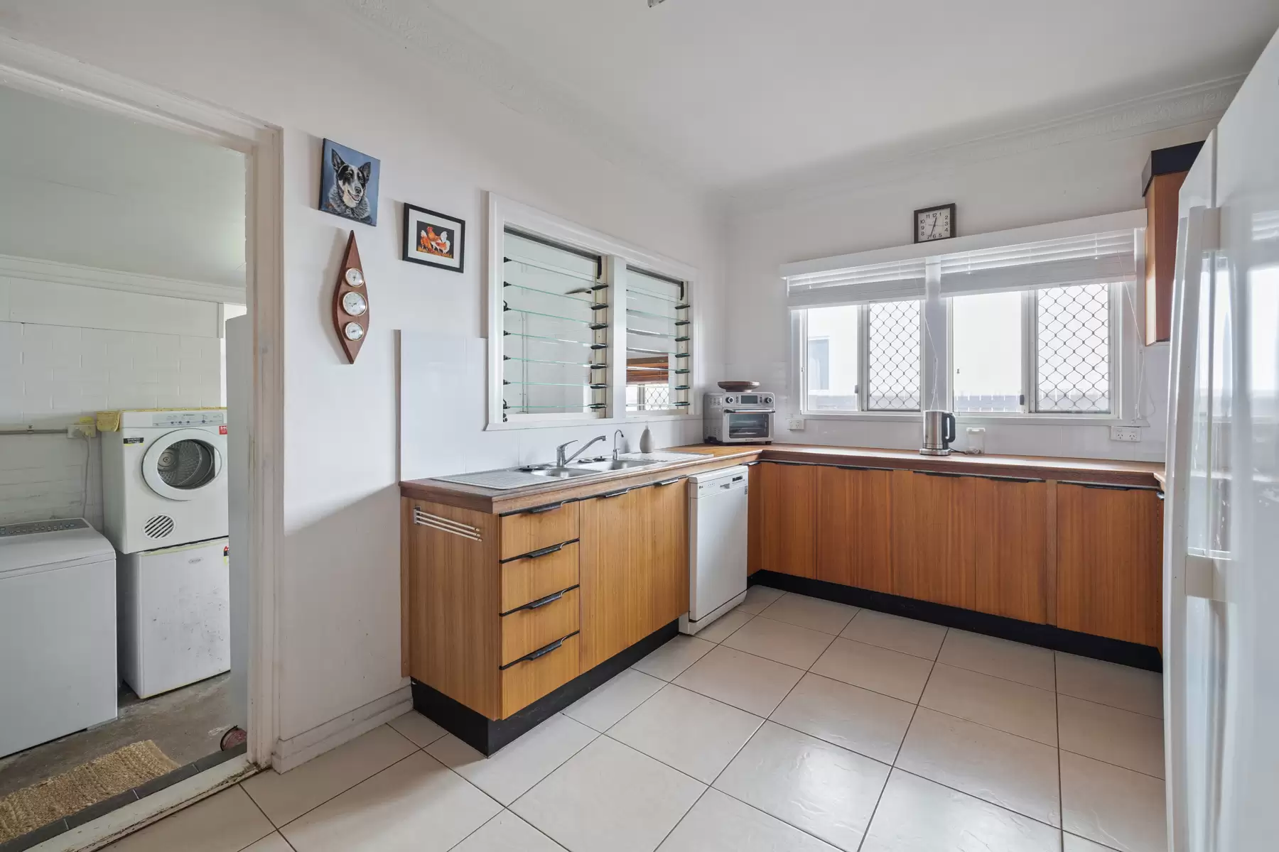 112-114 Queens Esplanade, Thorneside Sold by Queensland Sotheby's International Realty - image 1