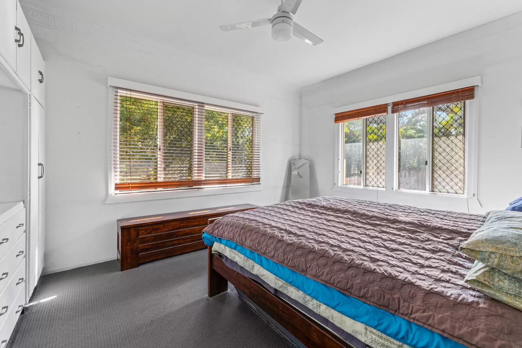 112-114 Queens Esplanade, Thorneside Sold by Queensland Sotheby's International Realty - image 1