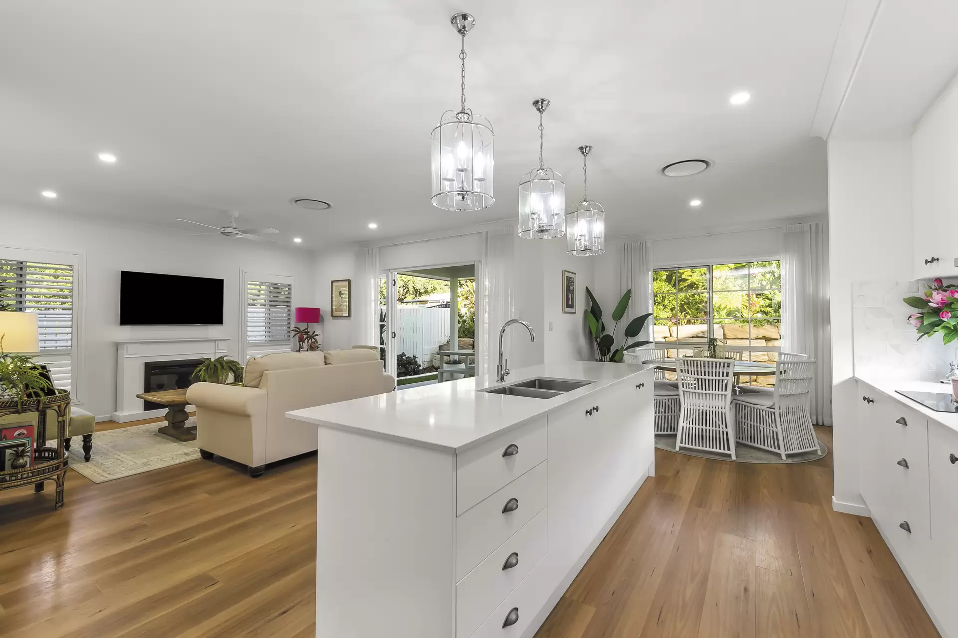 12 Riseborough Terrace, Cleveland Sold by Queensland Sotheby's International Realty - image 1