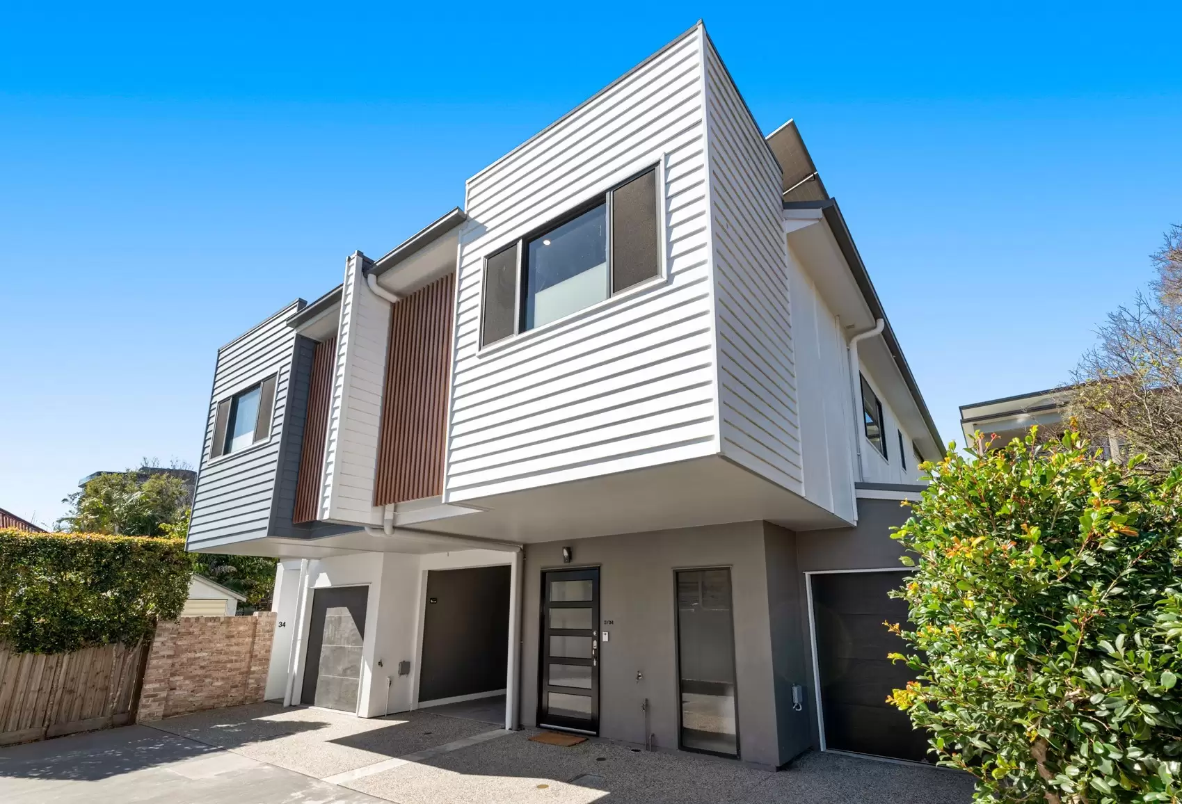2/34 Salstone Street, Kangaroo Point Sold by Queensland Sotheby's International Realty - image 1