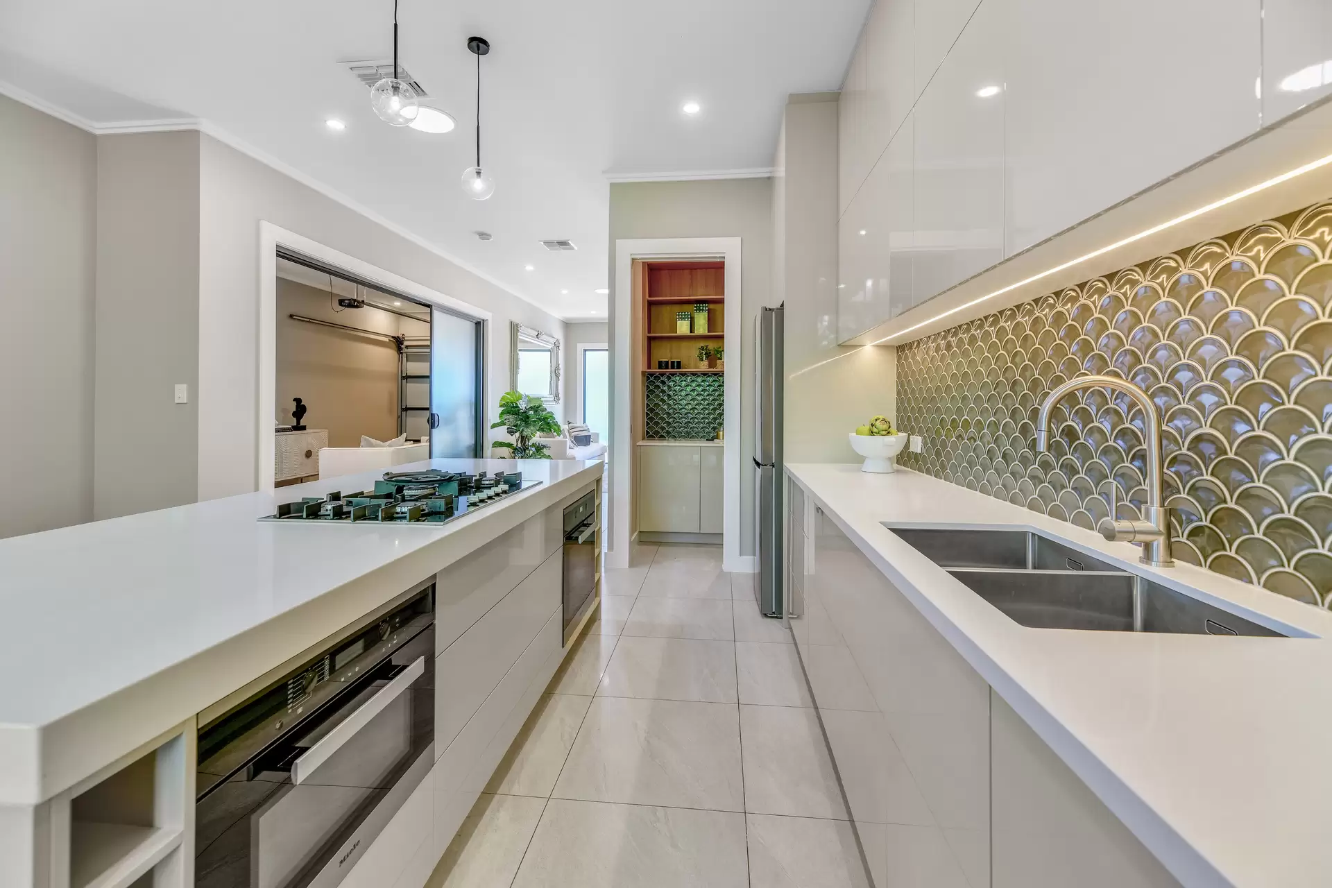 2/34 Salstone Street, Kangaroo Point Sold by  - image 1