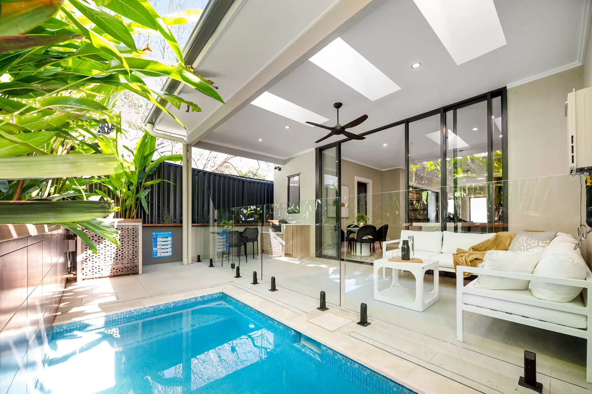 2/34 Salstone Street, Kangaroo Point Sold by  - image 1
