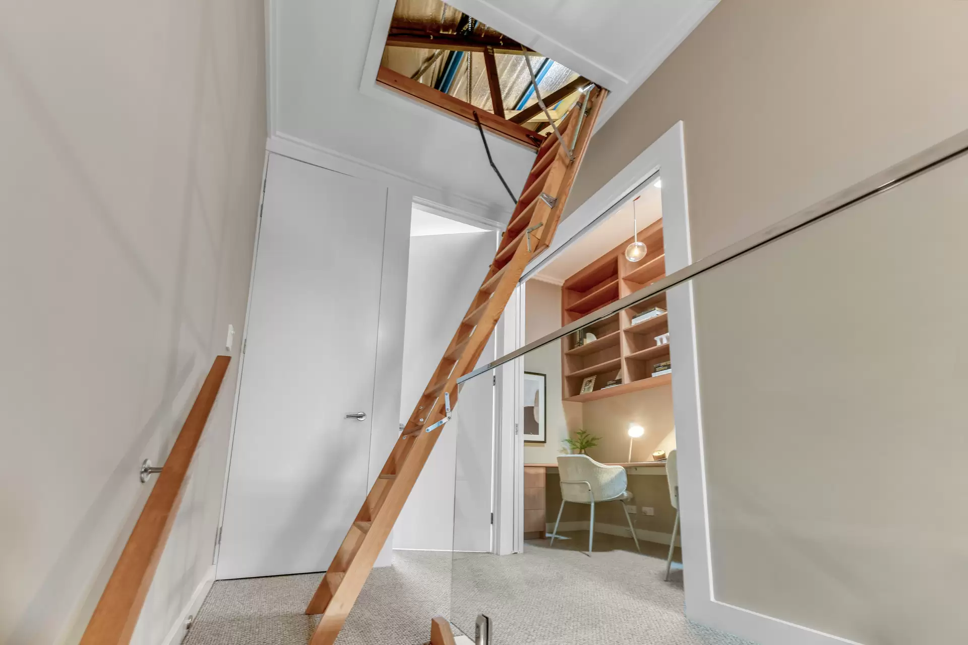 2/34 Salstone Street, Kangaroo Point Sold by Queensland Sotheby's International Realty - image 1