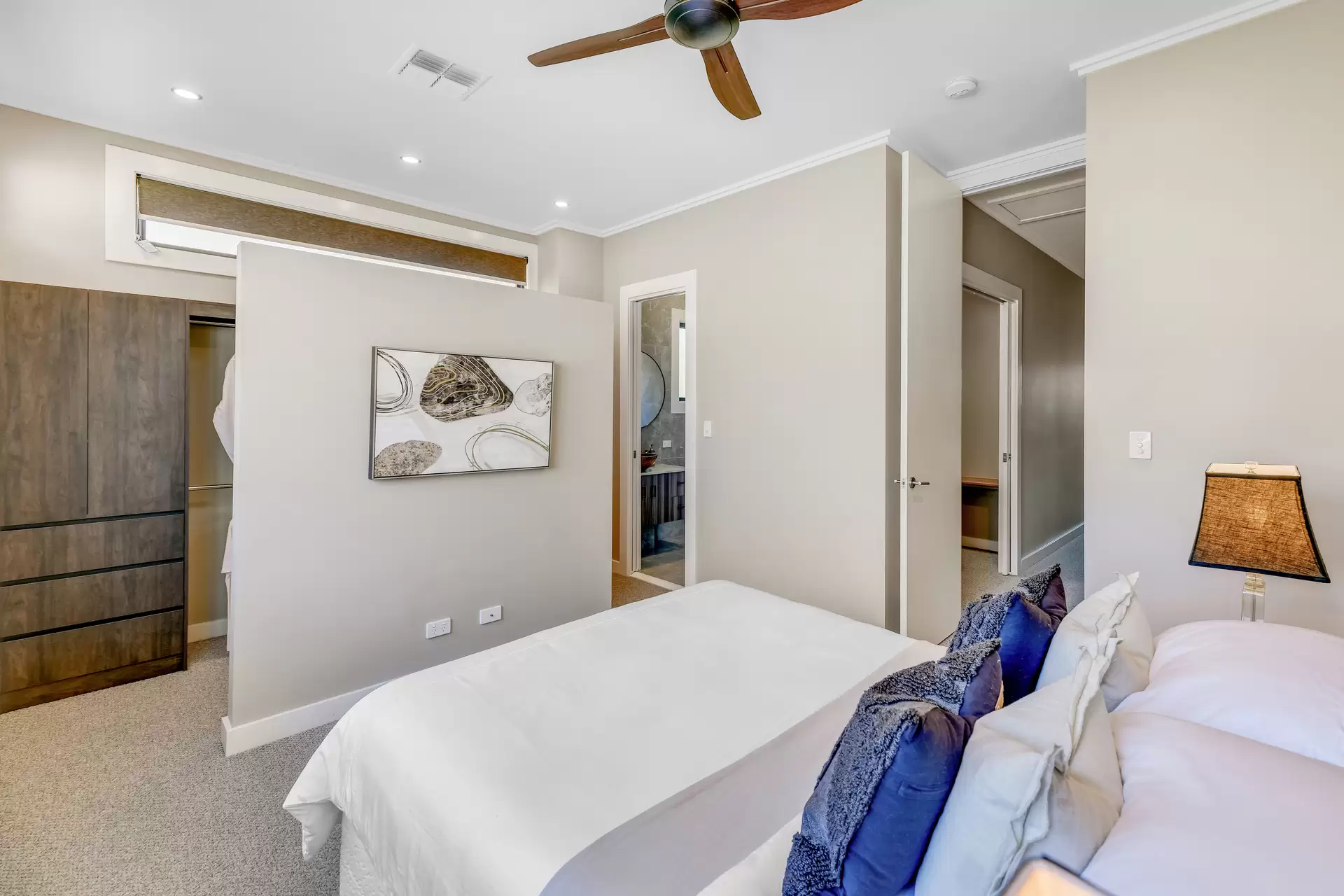 2/34 Salstone Street, Kangaroo Point Sold by Queensland Sotheby's International Realty - image 1