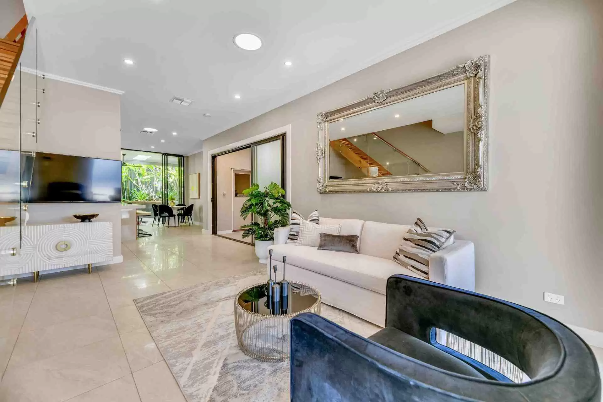2/34 Salstone Street, Kangaroo Point Sold by  - image 1