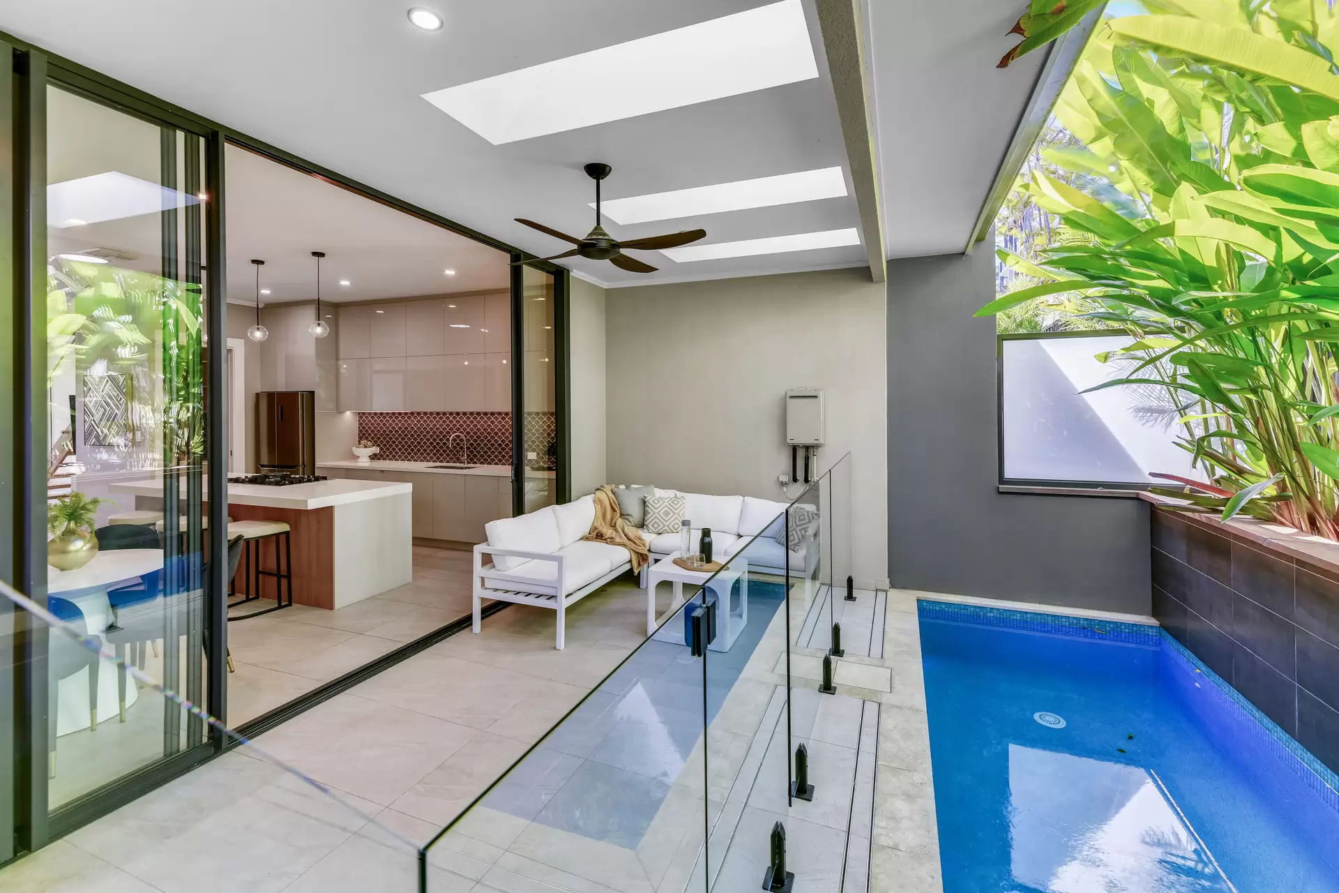 2/34 Salstone Street, Kangaroo Point Sold by  - image 1
