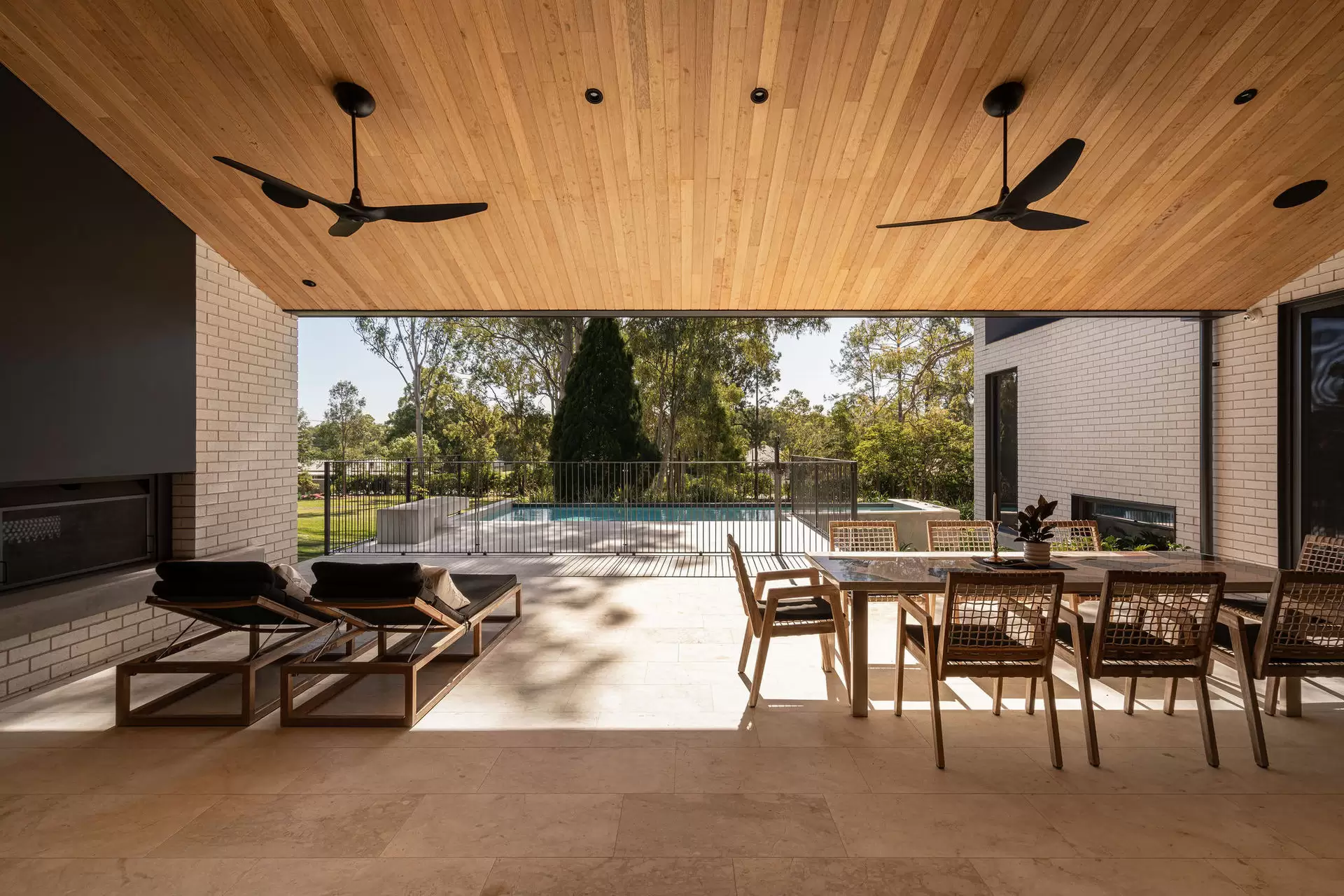 305 Formosa Road, Gumdale Sold by Queensland Sotheby's International Realty - image 1