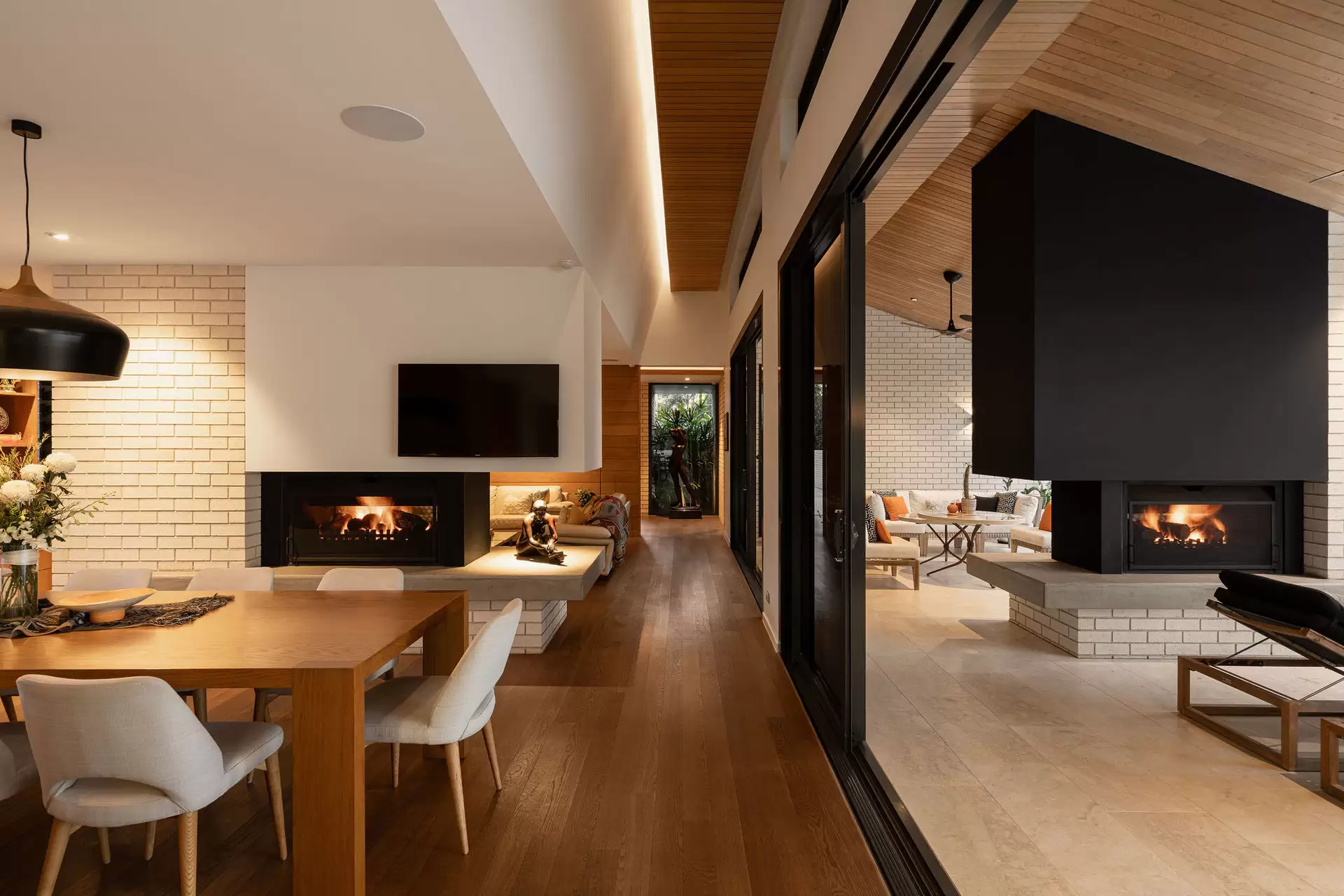 305 Formosa Road, Gumdale Sold by Queensland Sotheby's International Realty - image 1