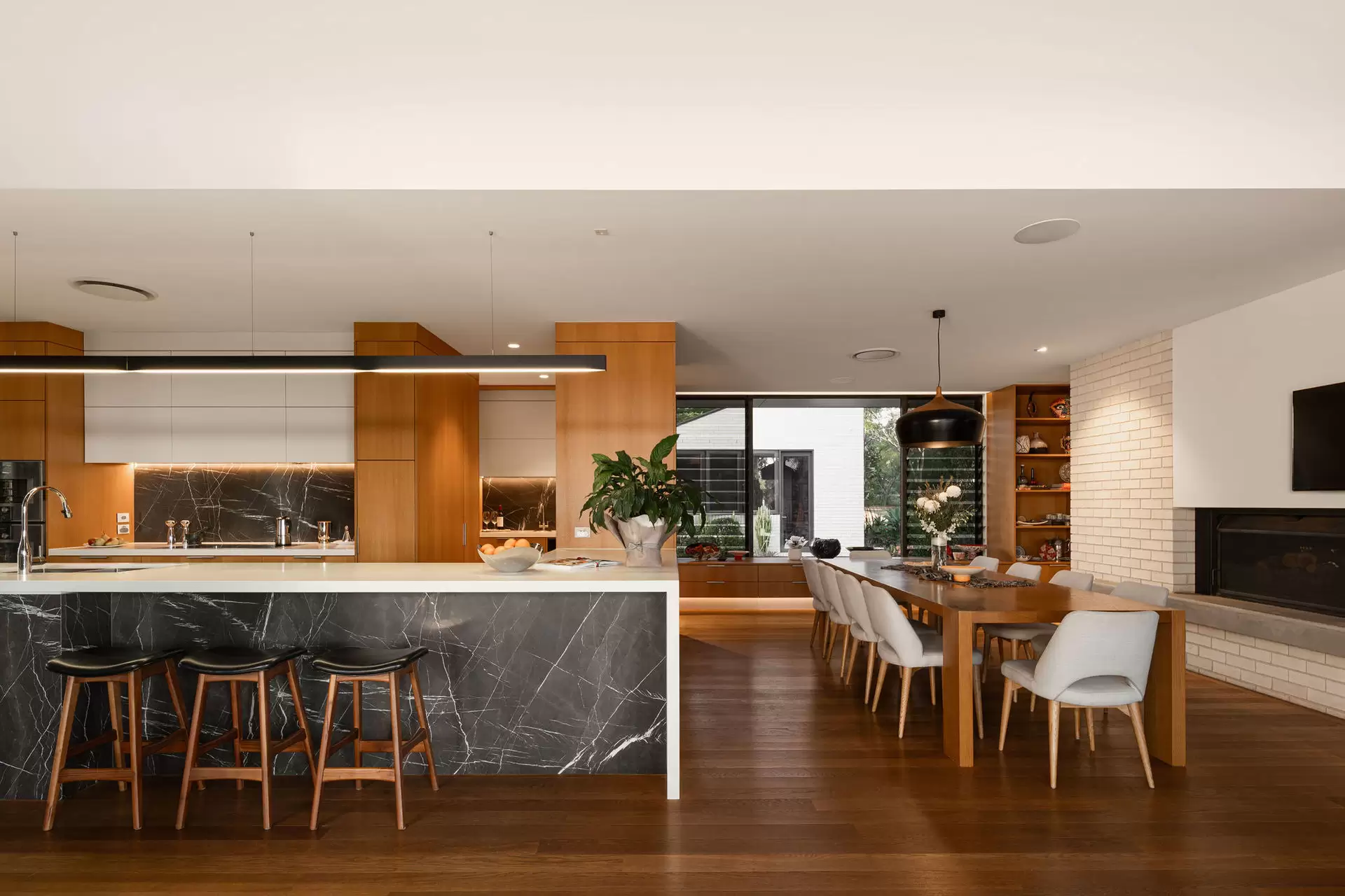 305 Formosa Road, Gumdale Sold by Queensland Sotheby's International Realty - image 1