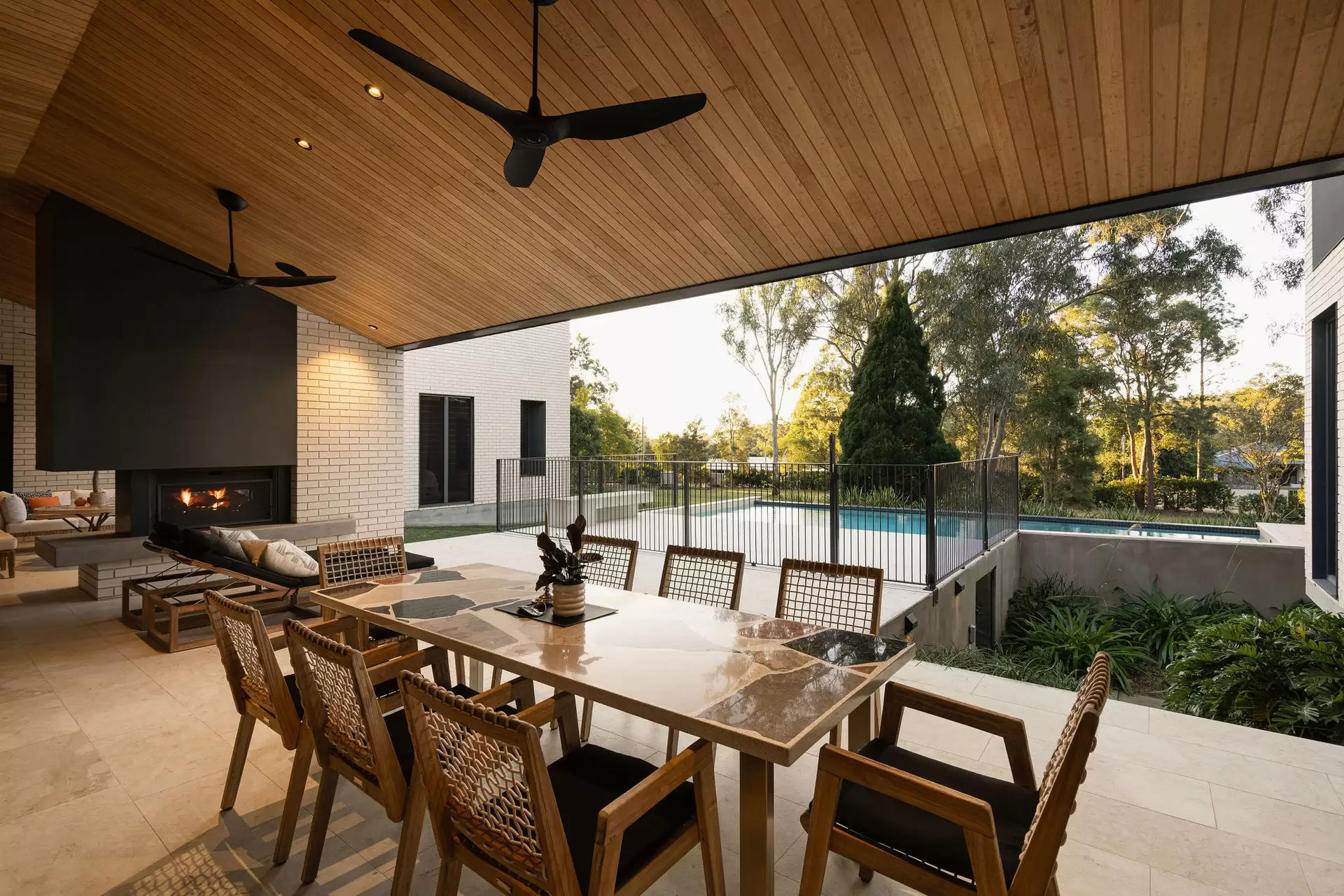 305 Formosa Road, Gumdale Sold by Queensland Sotheby's International Realty - image 1