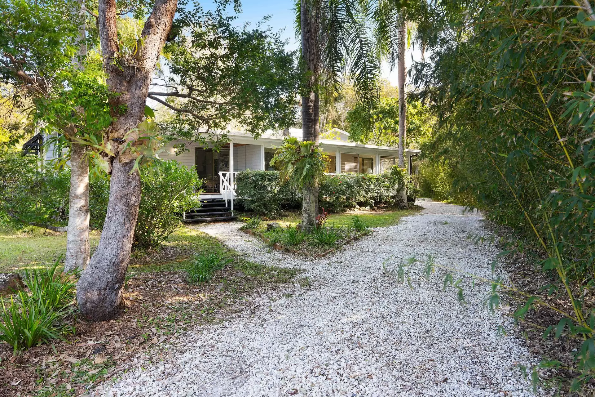 16-18 Sail Street, Noosaville Sold by Queensland Sotheby's International Realty - image 1