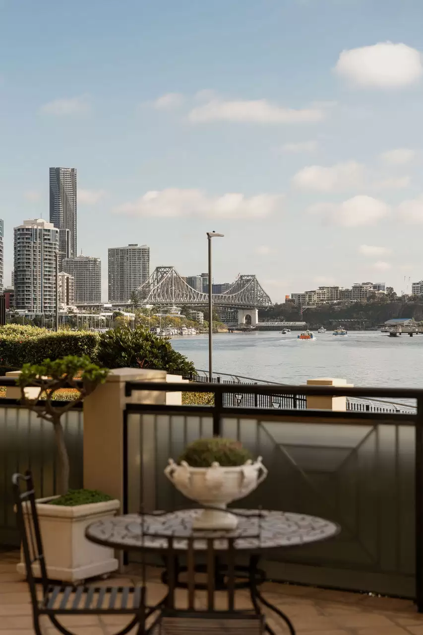 102/241 Wellington Road, East Brisbane Sold by Queensland Sotheby's International Realty - image 1
