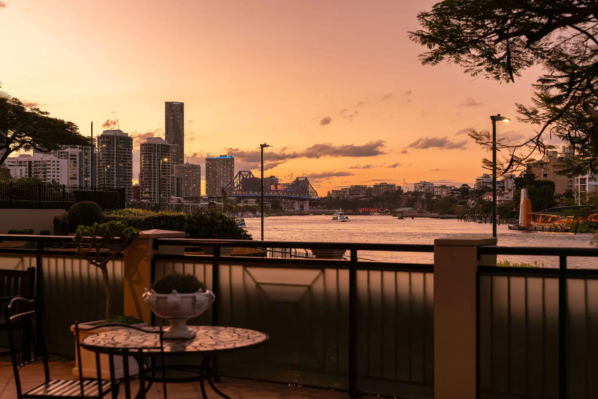 102/241 Wellington Road, East Brisbane Sold by Queensland Sotheby's International Realty - image 1