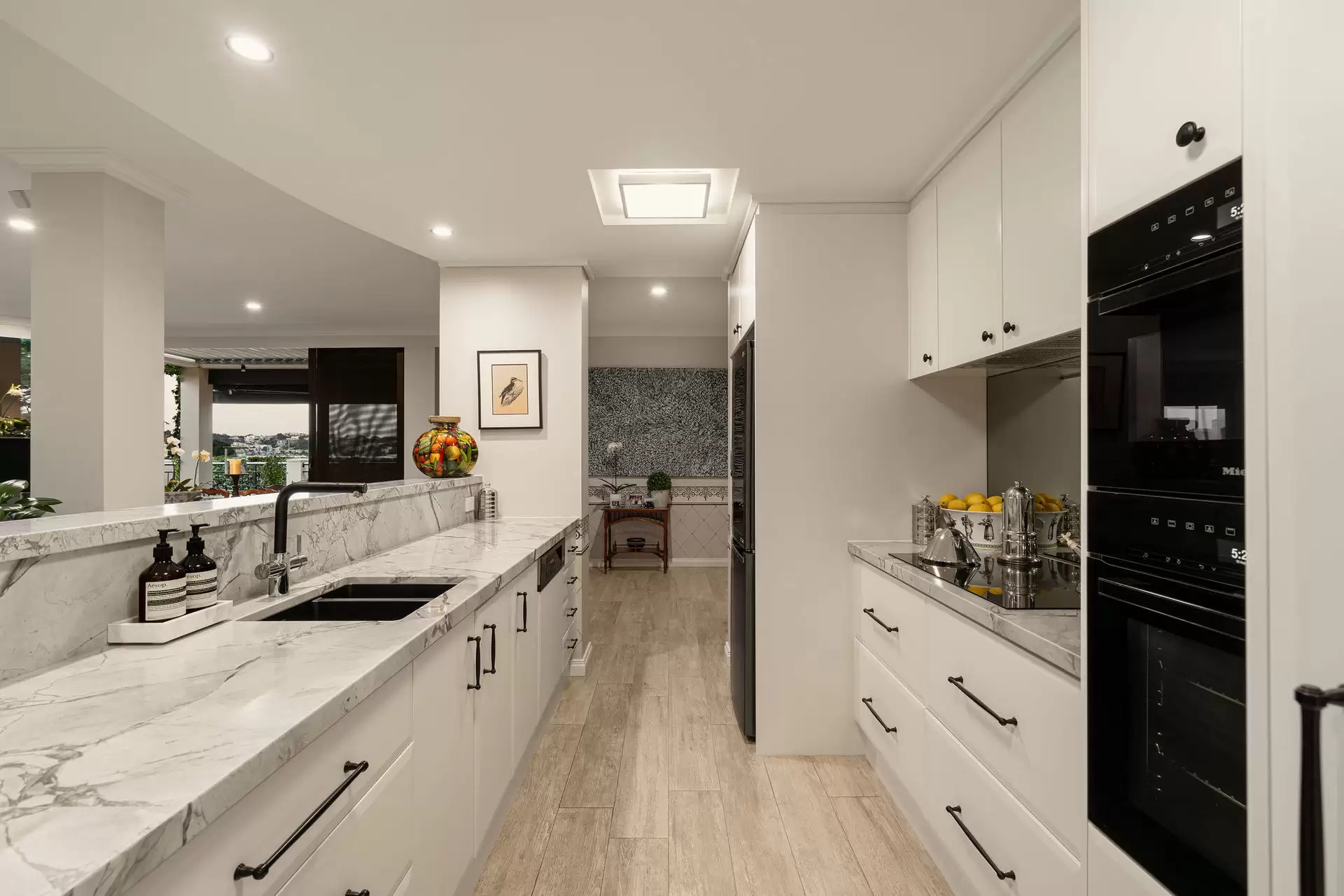 102/241 Wellington Road, East Brisbane Sold by Queensland Sotheby's International Realty - image 1