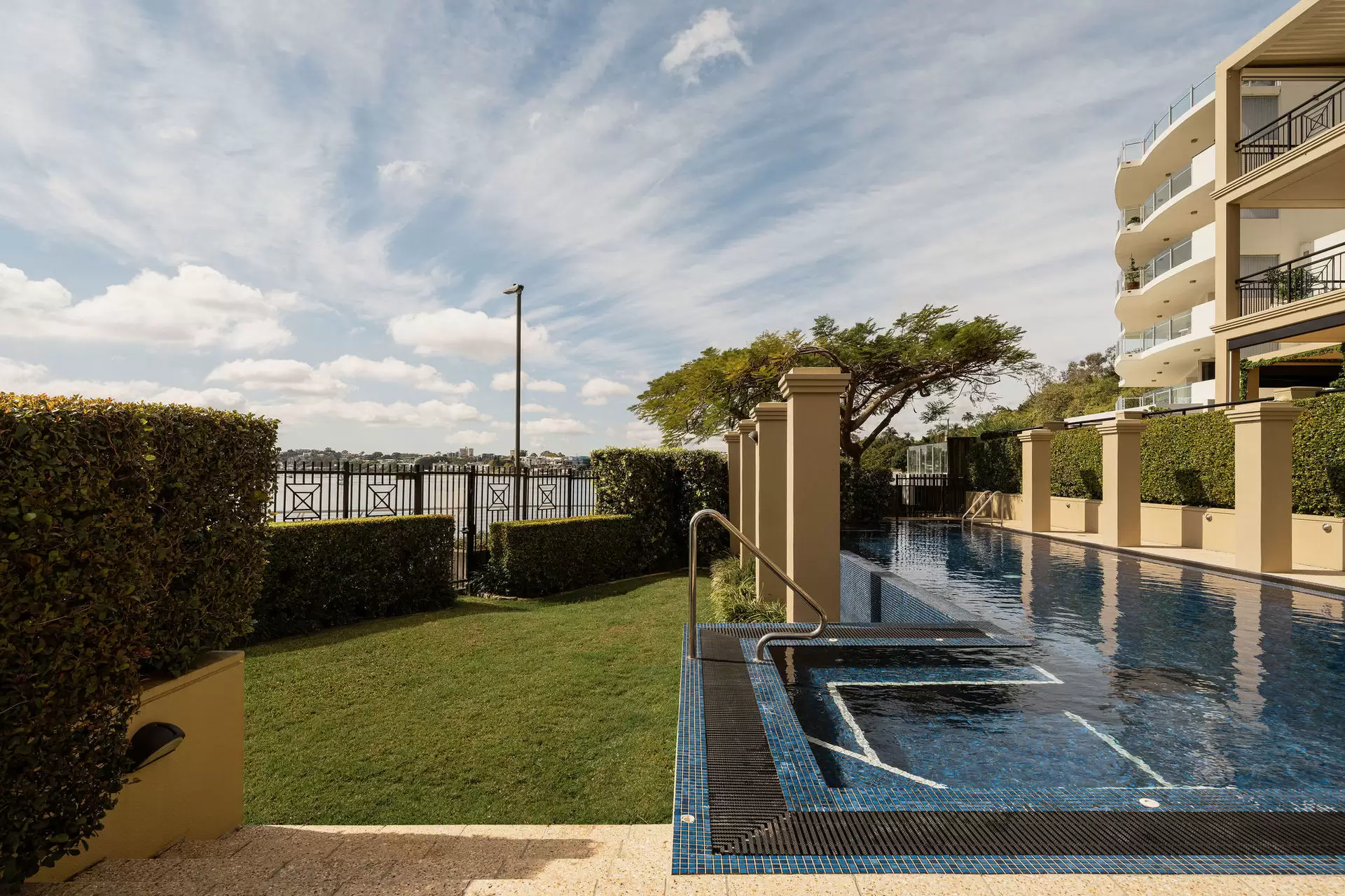 102/241 Wellington Road, East Brisbane Sold by Queensland Sotheby's International Realty - image 1
