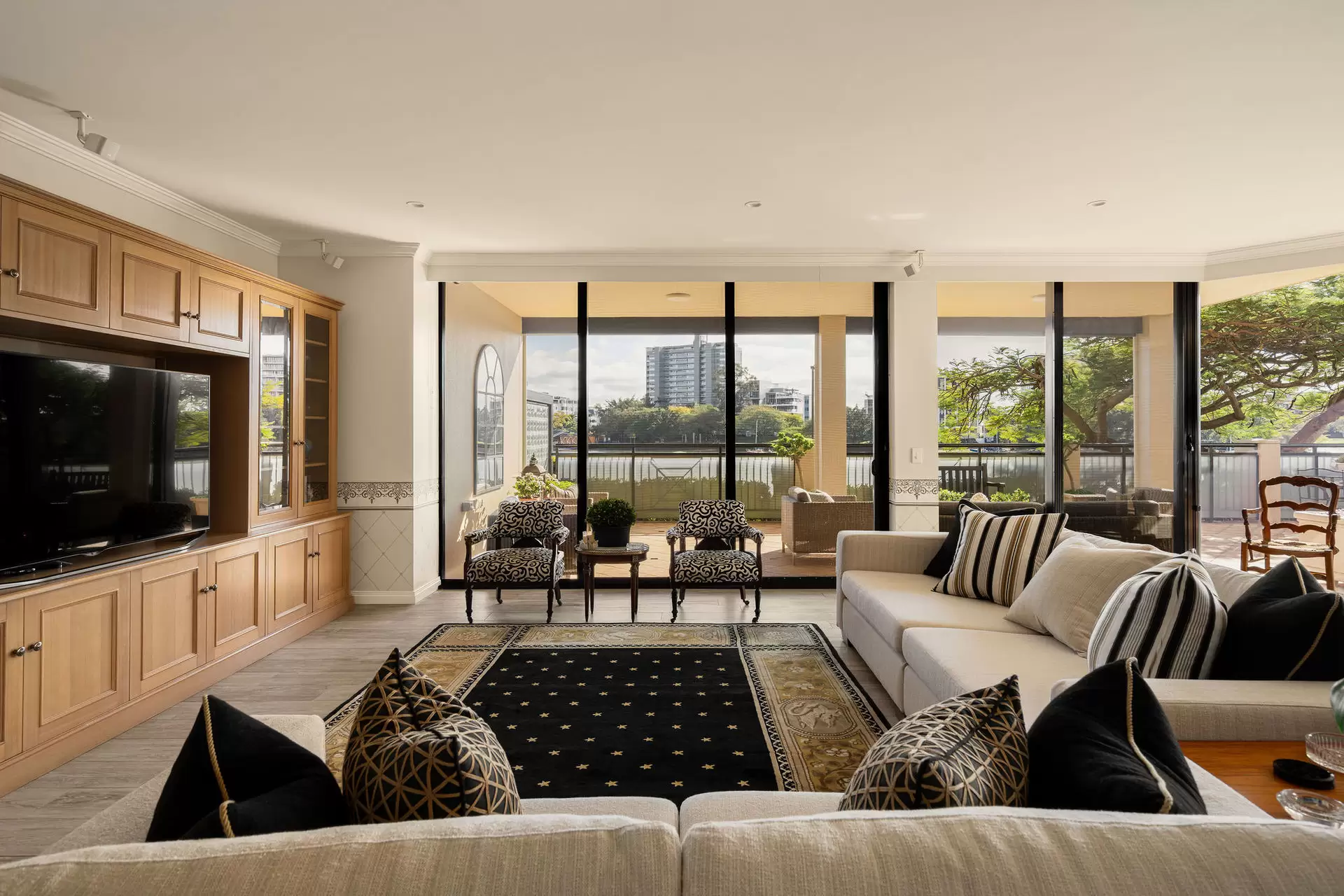 102/241 Wellington Road, East Brisbane Sold by Queensland Sotheby's International Realty - image 1