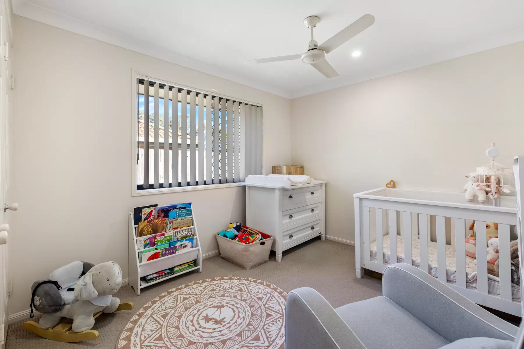 3 Cecilia Close, Thornlands Sold by Queensland Sotheby's International Realty - image 1