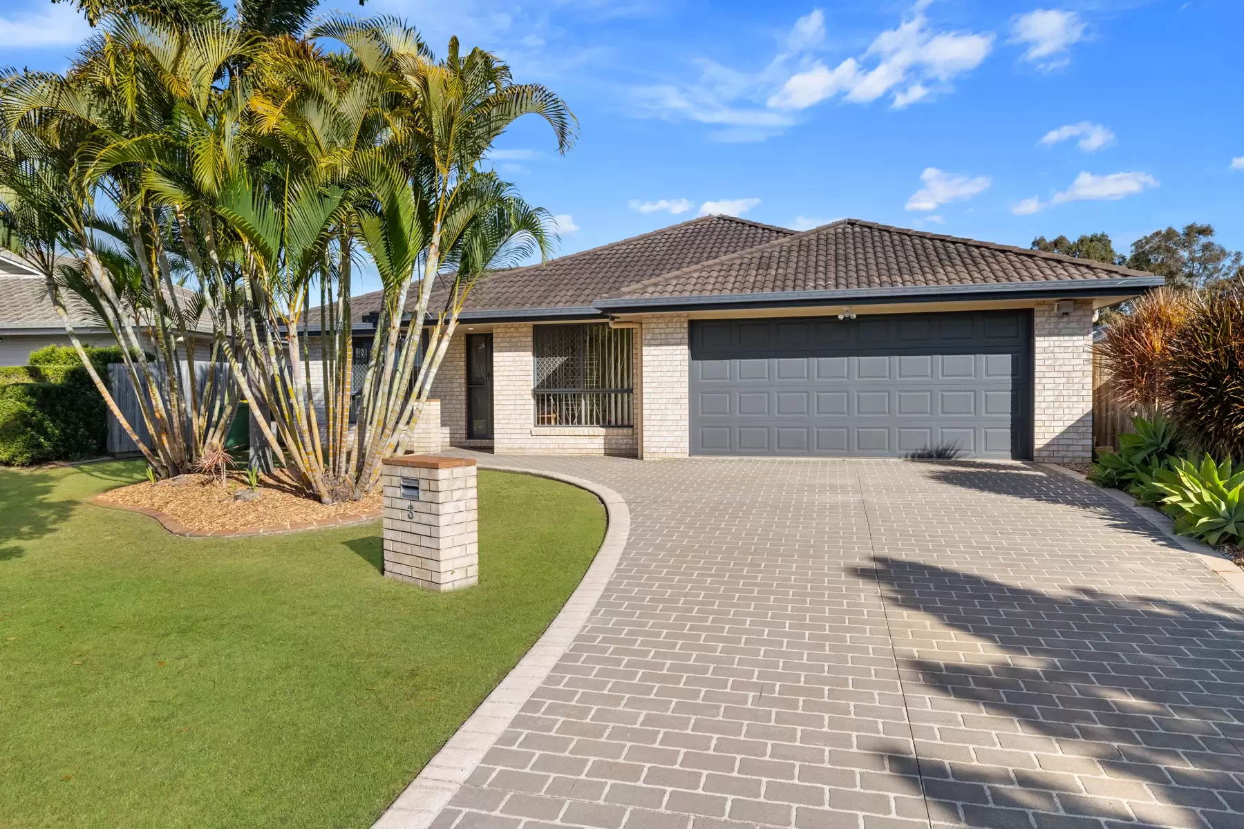3 Cecilia Close, Thornlands Sold by Queensland Sotheby's International Realty - image 1