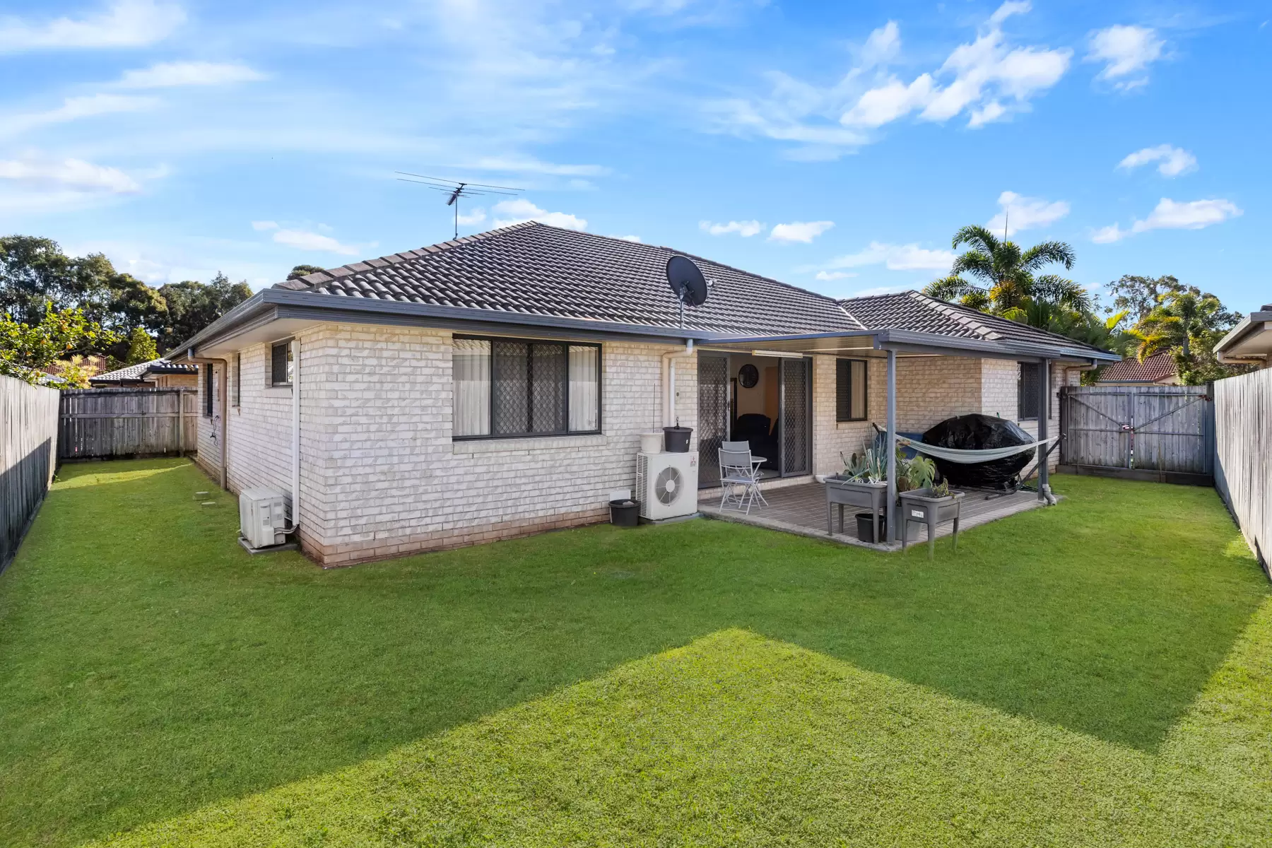 3 Cecilia Close, Thornlands Sold by Queensland Sotheby's International Realty - image 1