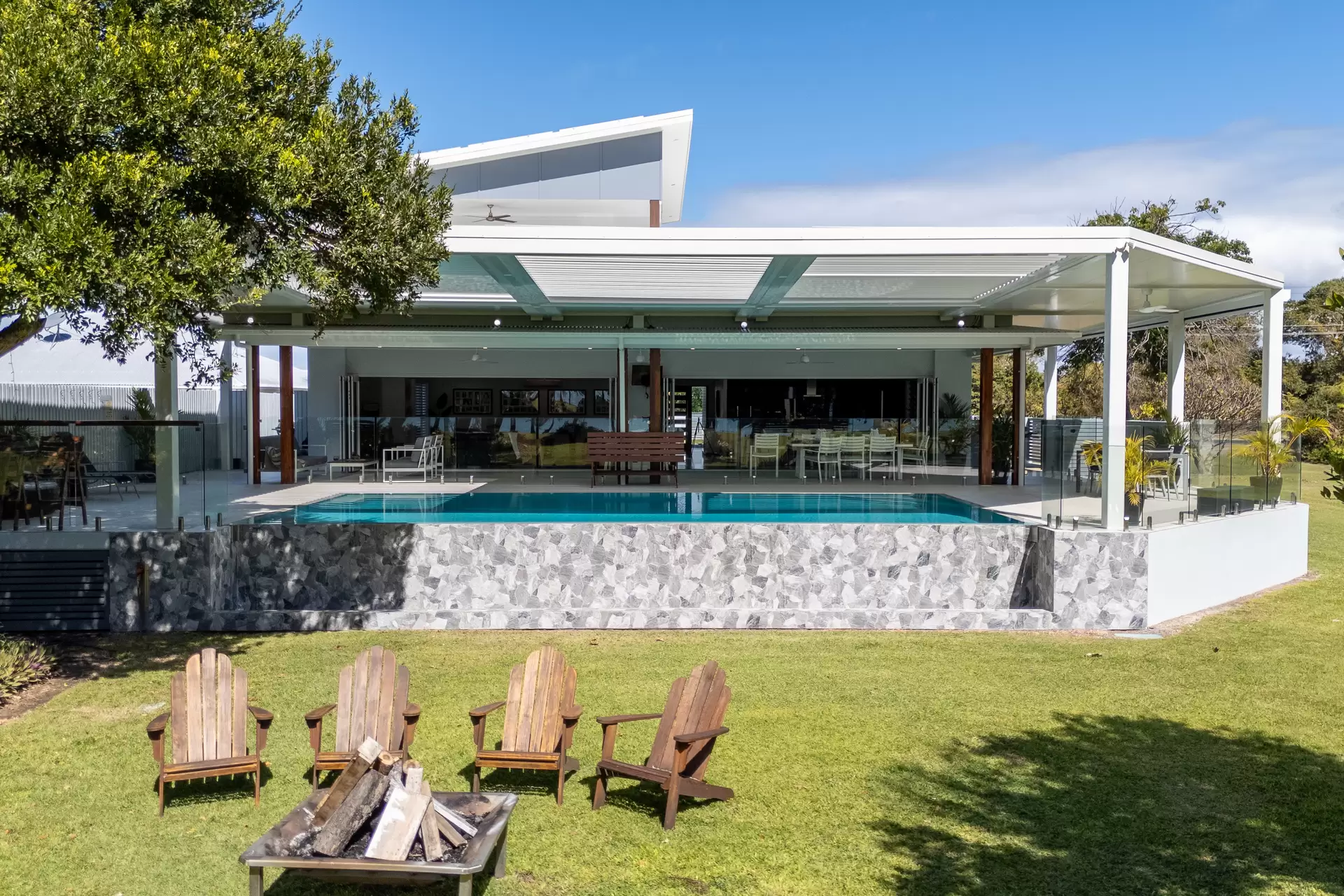 18 Horseshoe Bay Road, Bowen Sold by  - image 1