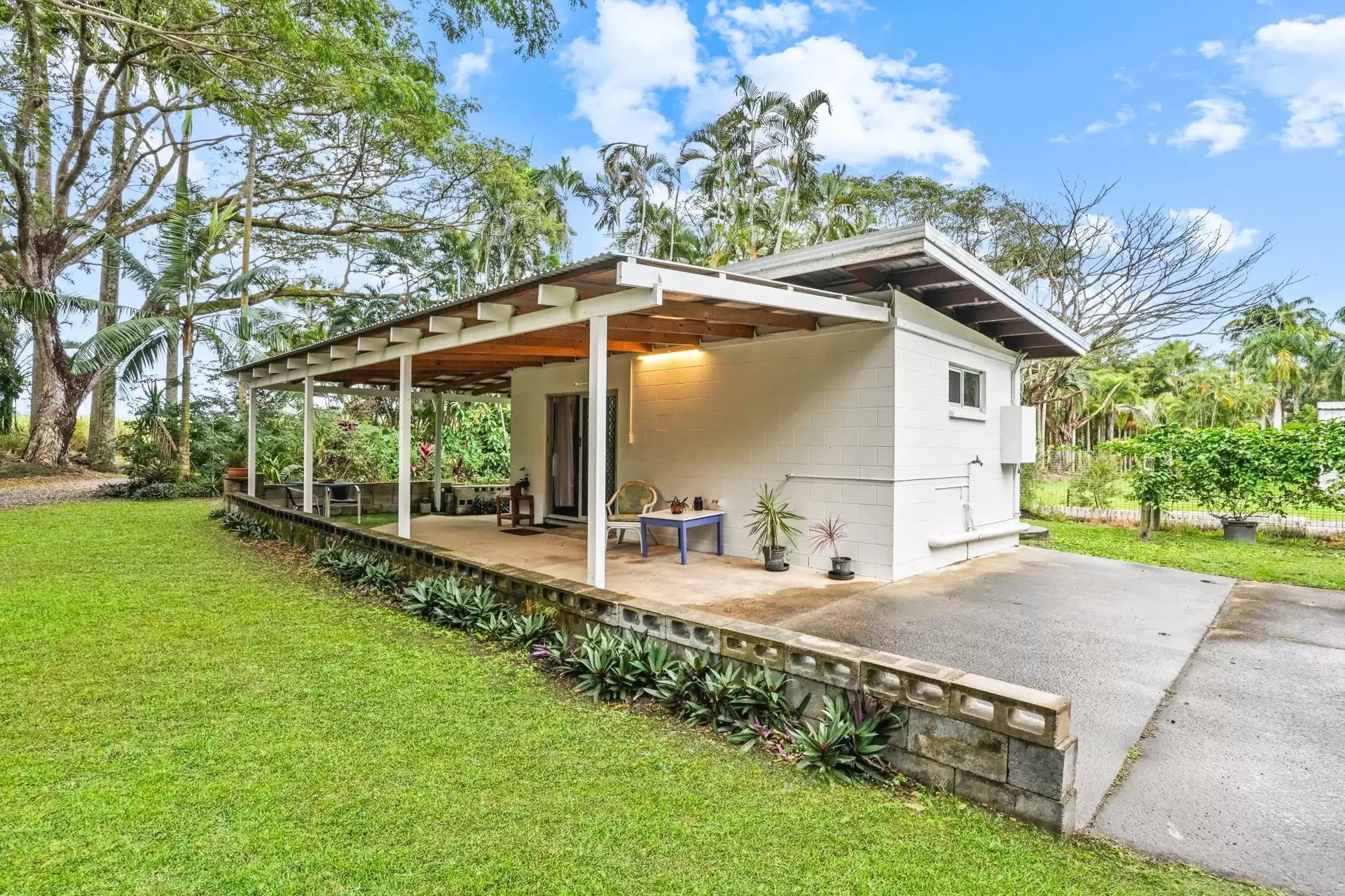 19 Palm Avenue, Mowbray Sold by Queensland Sotheby's International Realty - image 1