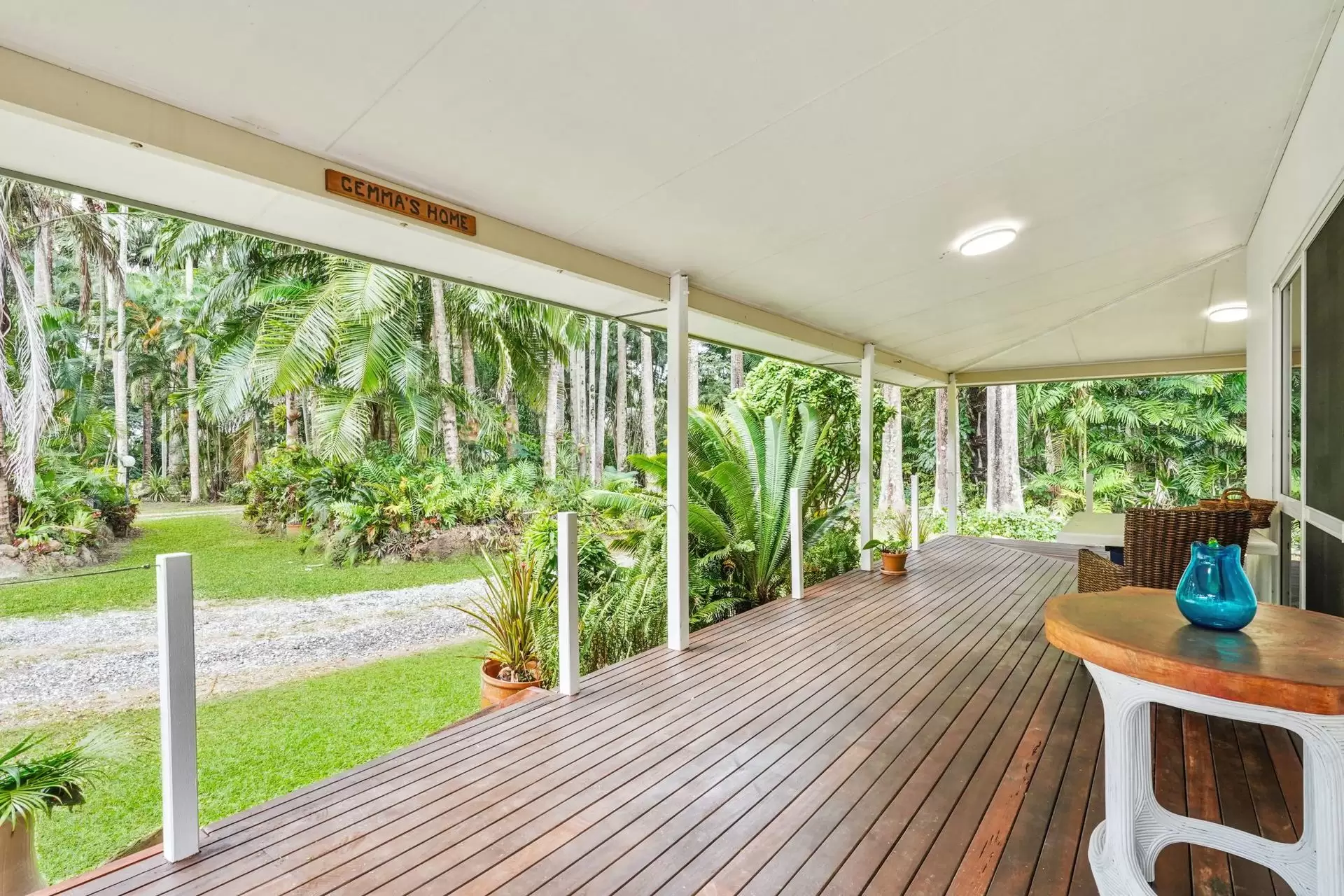19 Palm Avenue, Mowbray Sold by Queensland Sotheby's International Realty - image 1