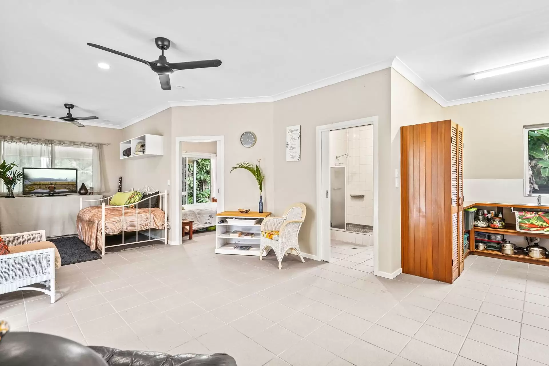 19 Palm Avenue, Mowbray Sold by Queensland Sotheby's International Realty - image 1