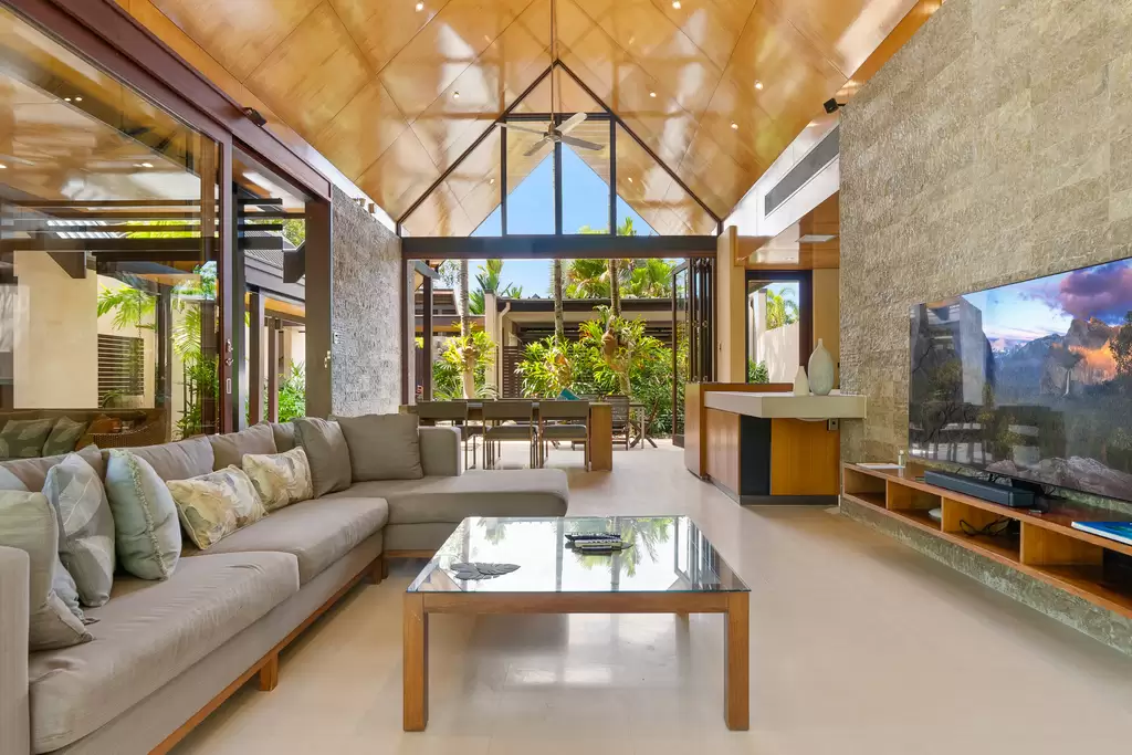 73 Bale Drive, Port Douglas Sold by Queensland Sotheby's International Realty