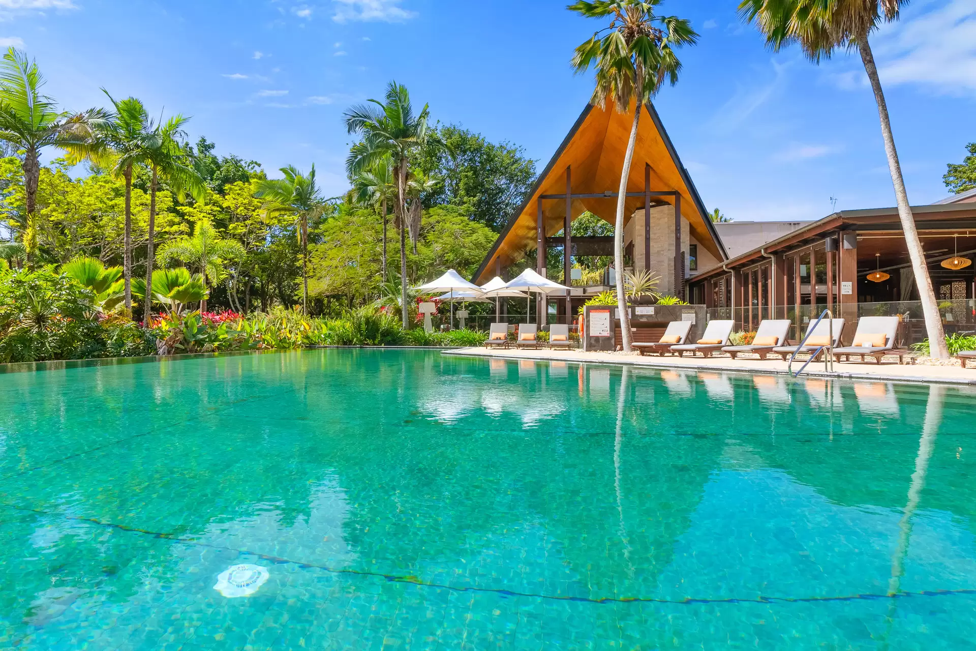 73 Bale Drive, Port Douglas Sold by Queensland Sotheby's International Realty - image 1